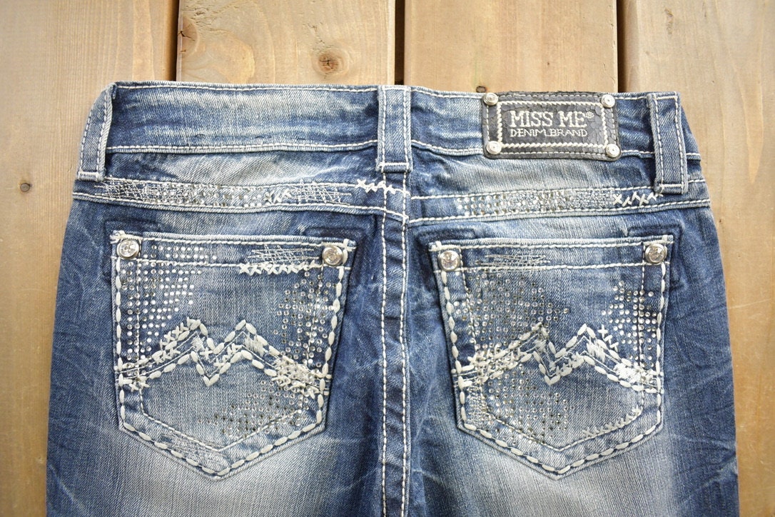 Vintage Y2K Miss Me Bedazzled Thrashed Low Rise Boot Cut Jeans Size 26x33