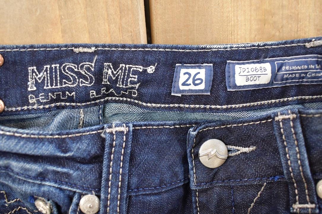 Vintage Deadstock Y2K Miss Me Bedazzled Low Rise Jeans Women's Size 26x31