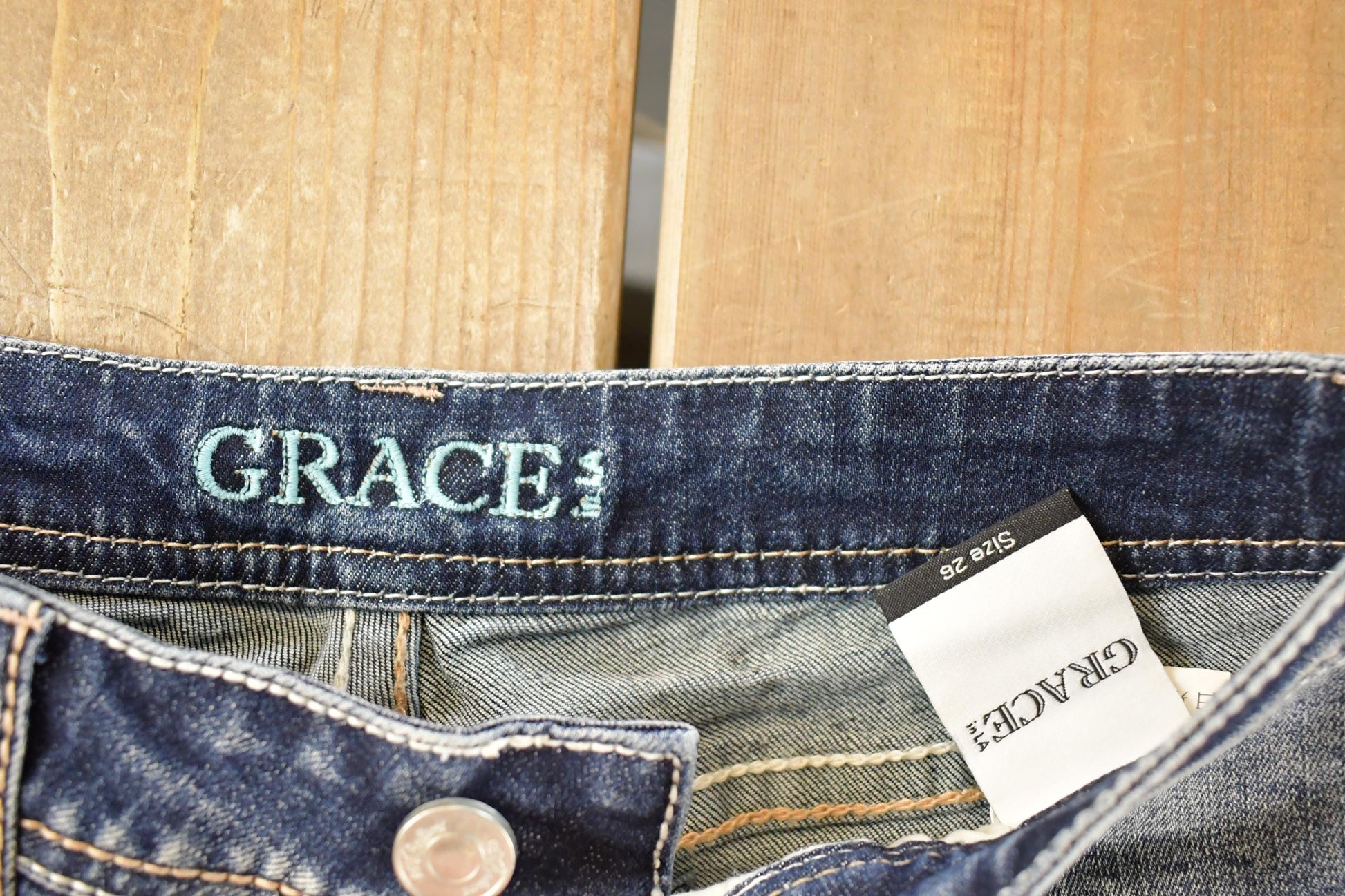 Vintage Deadstock Y2K Grace In LA Bedazzled Bootcut Low Rise Jeans Women's Size 26 x 32