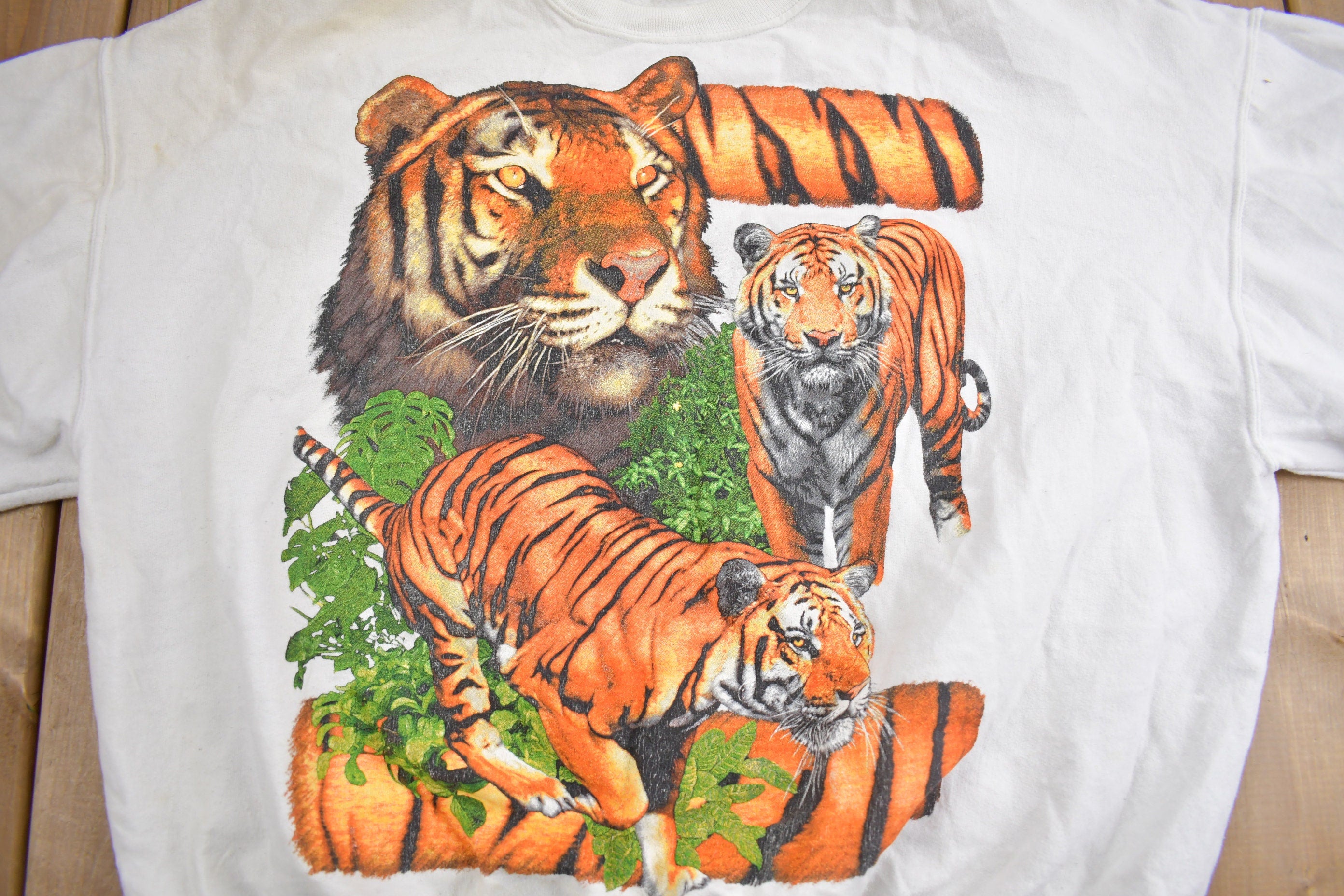 Vintage 1990s Bengal Tiger Graphic Crewneck Sweatshirt