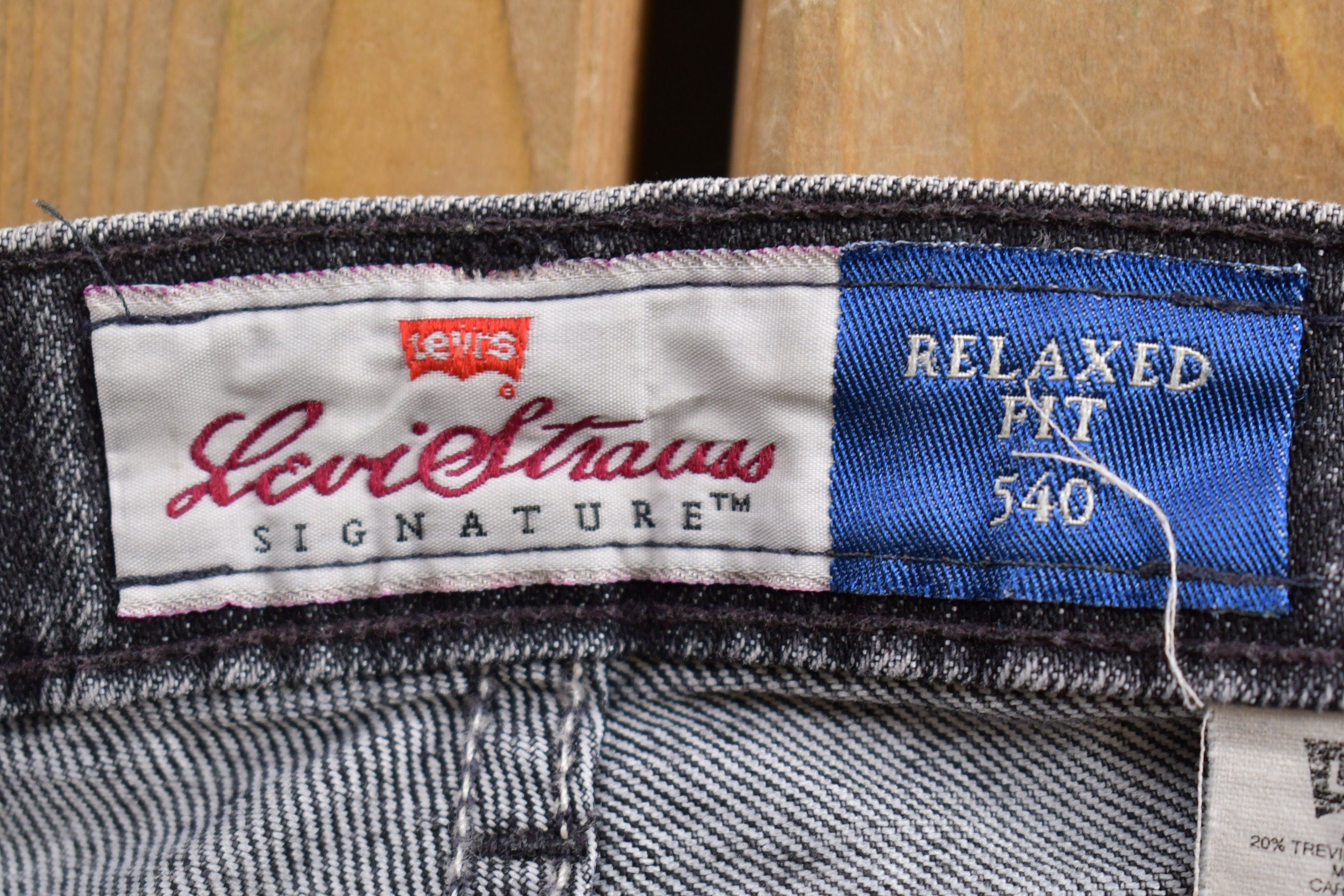 Vintage 1990s Levi's 546 Brown Tab Relaxed Fit Jeans Size 35 x 30