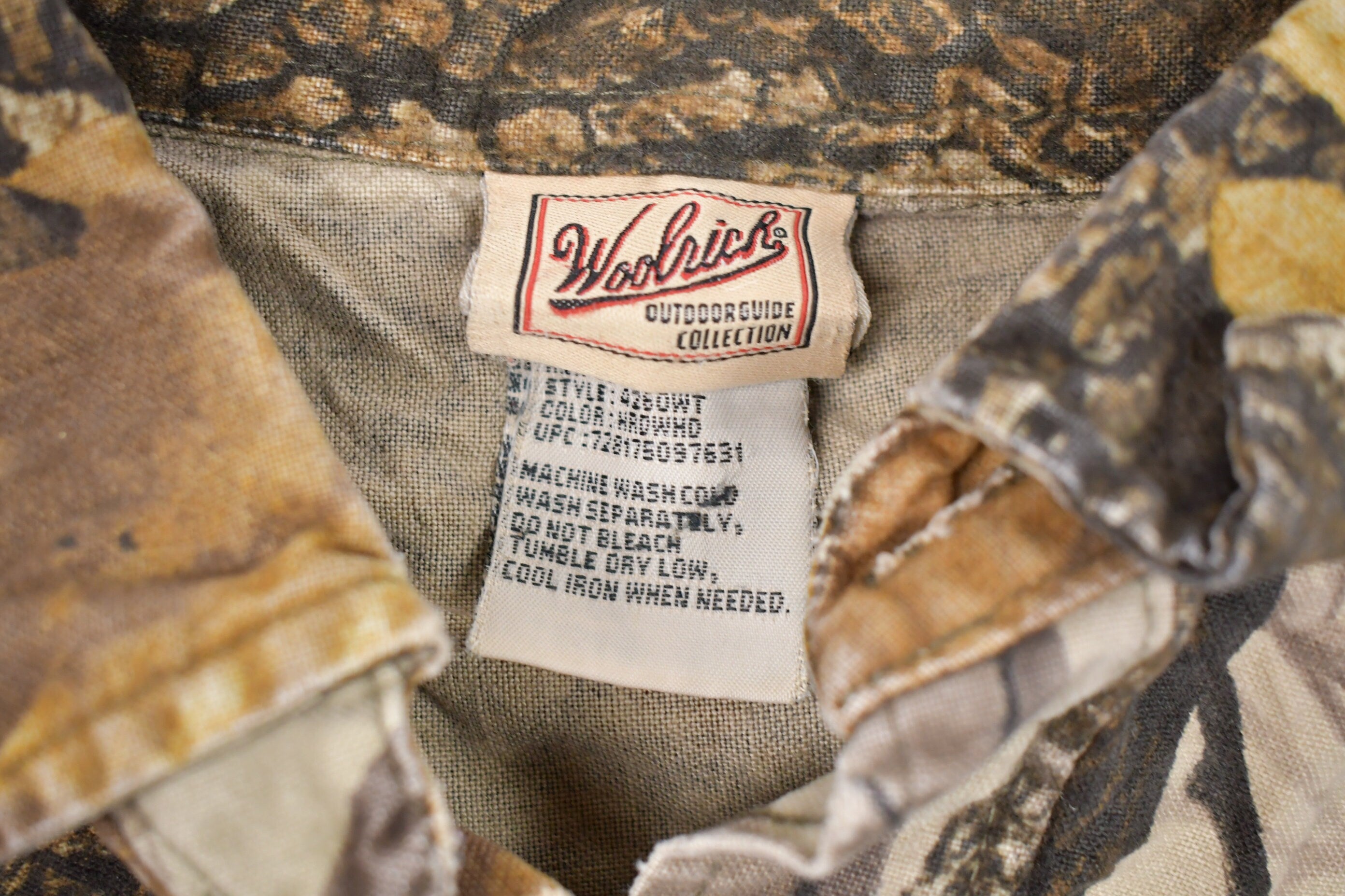 Vintage 1990s Woolrich Real Tree Camo Button Up Shirt