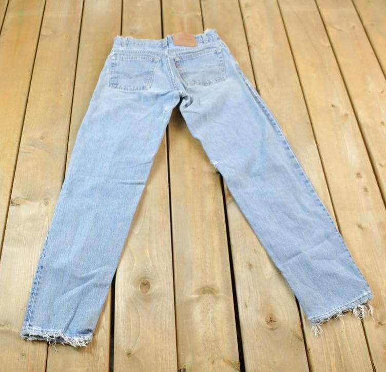 Vintage 1990s Levi's 550 Red Tab Jeans Size 29x 32