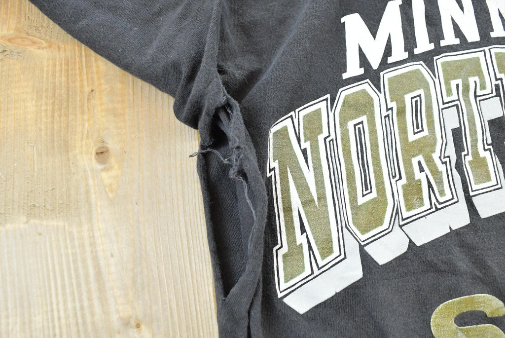Vintage 1990s Logo 7Minnesota North Stars NHL Graphic T-Shirt Mens S / Single Stitch / NHL Hockey / 90s Streetwear / Sportswear