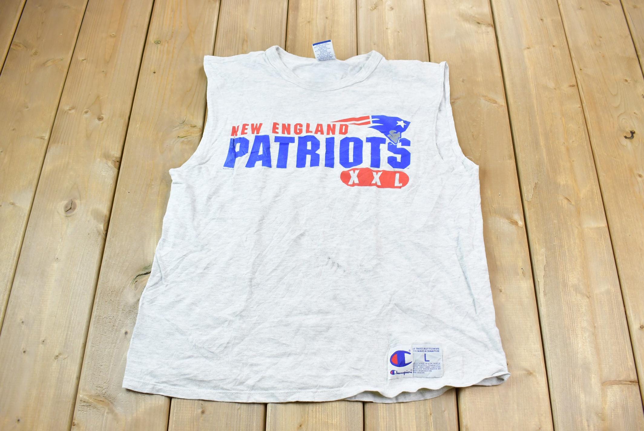 Vintage 1990a New England Patriots Champion Sportswear Graphic Sleeveless T-shirt