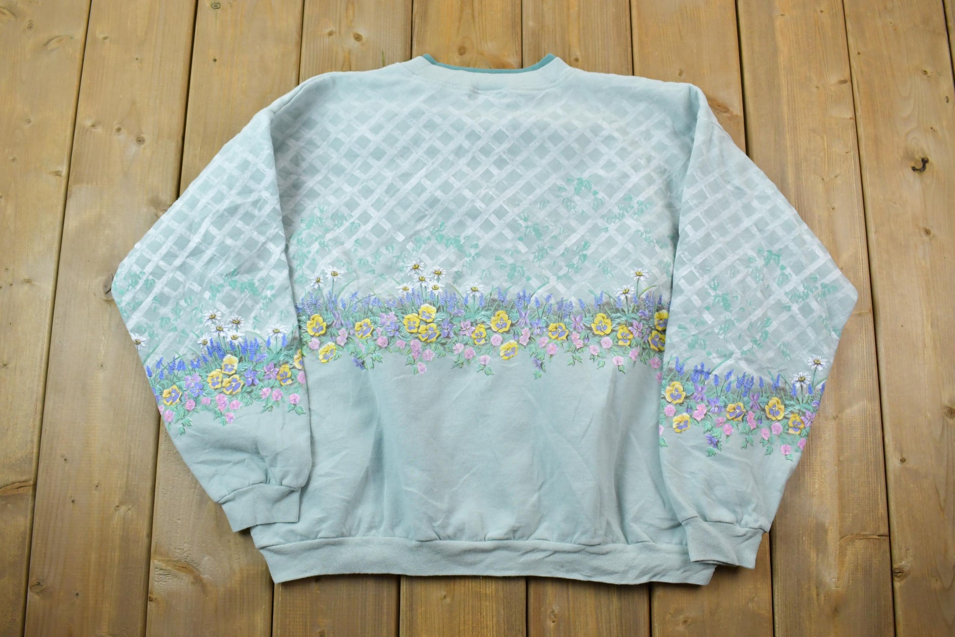 Vintage 1990s Artisans The Art Of Apparel Floral Theme Full Button Down Crewneck / Souvenir / Vintage Sweatshirt / Outdoorsman