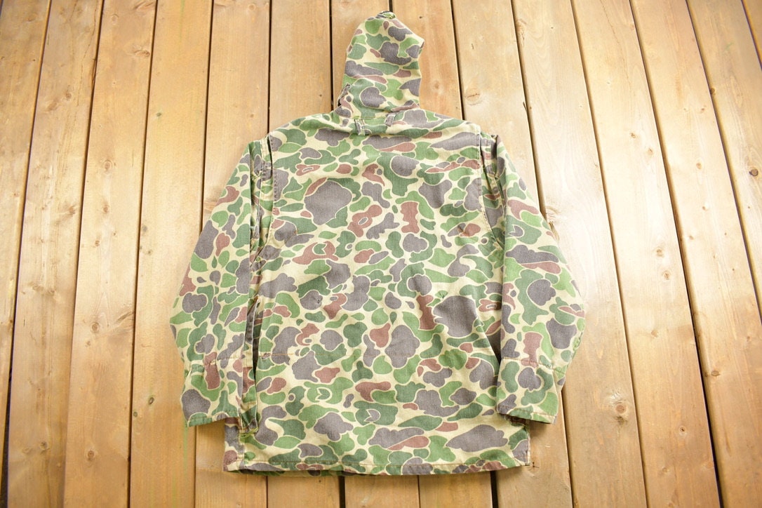 Vintage 1980s Saftbak Duck Camo Hunting Jacket / Workwear / Streetwear / Made In USA / 70s / 80s Hunting Jacket / Hunting / Chore Jacket