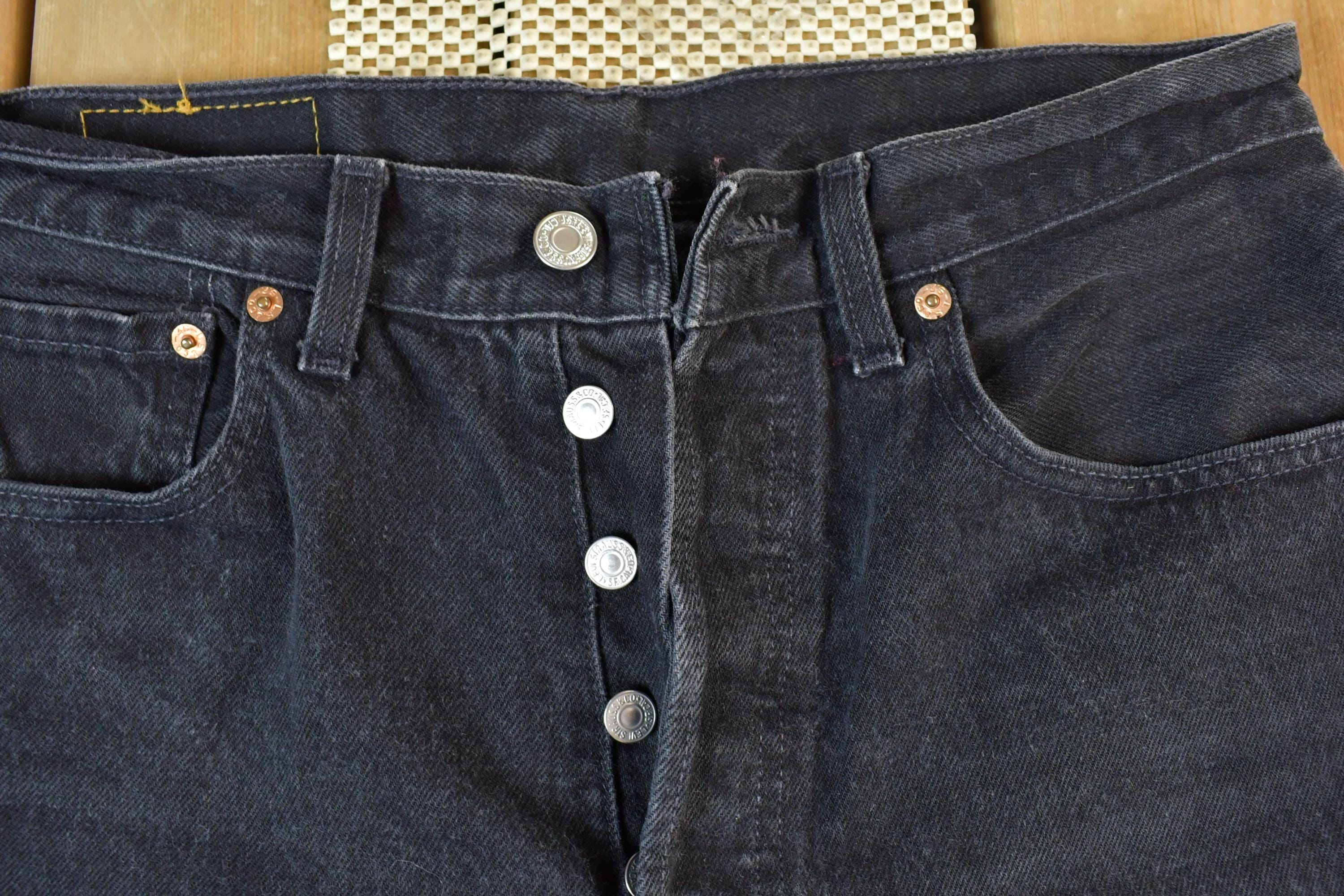 Vintage 1990s Levi Strauss 501 Red Tab Denim Button Fly Jeans Size 31 x 32