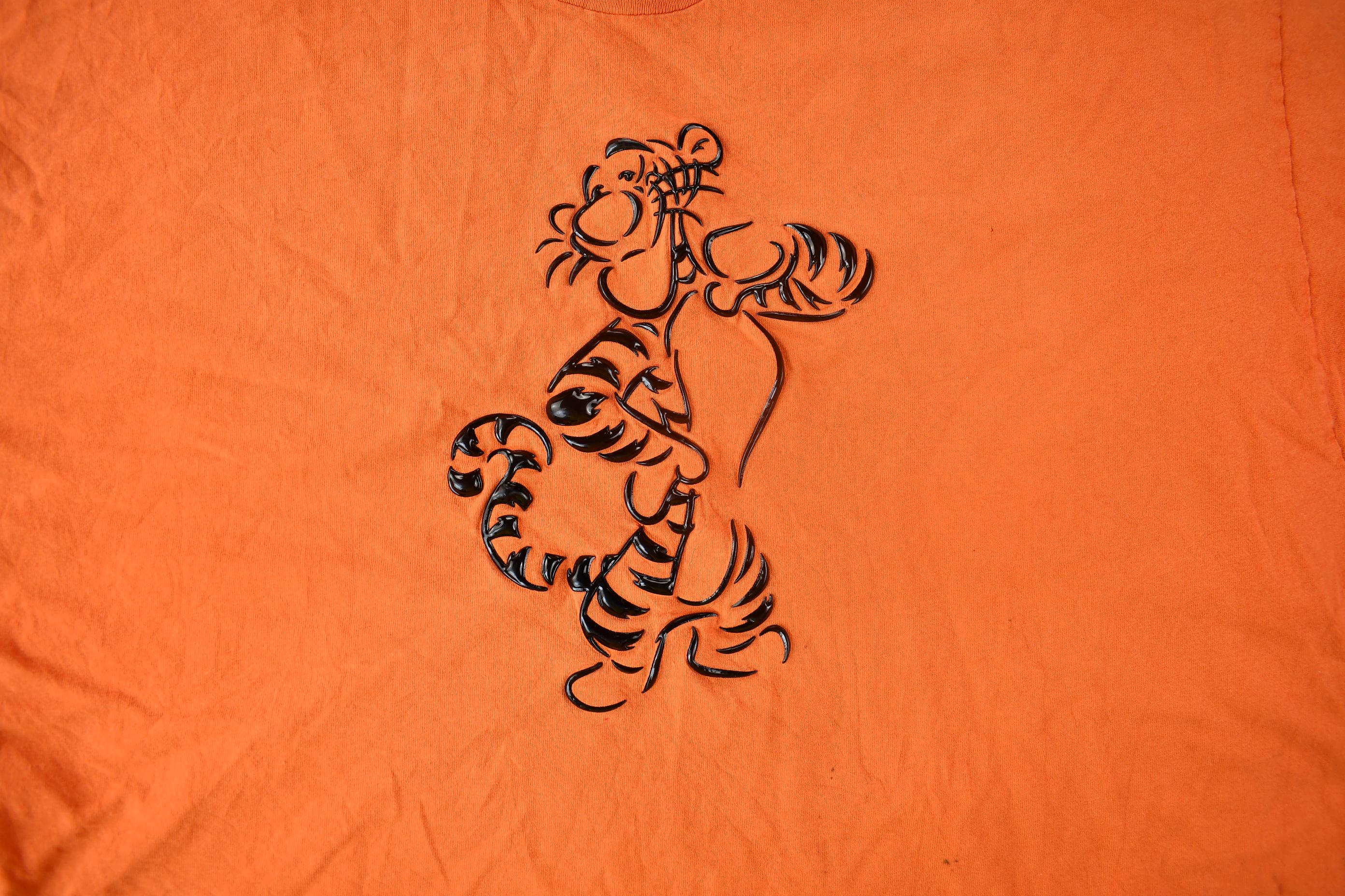 Vintage 1990s The Disney Store Tigger Appliqué Cartoon T-Shirt