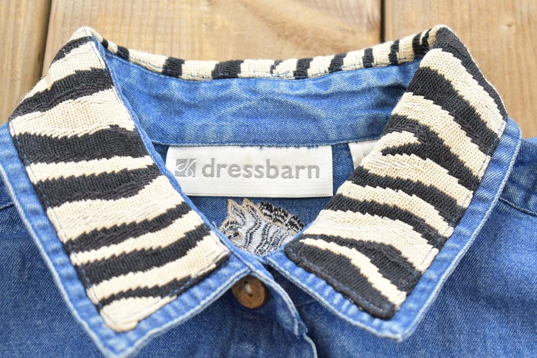 Vintage 1990s Dressbarn Embroidered Zebra Button Up Long Sleeve Shirt