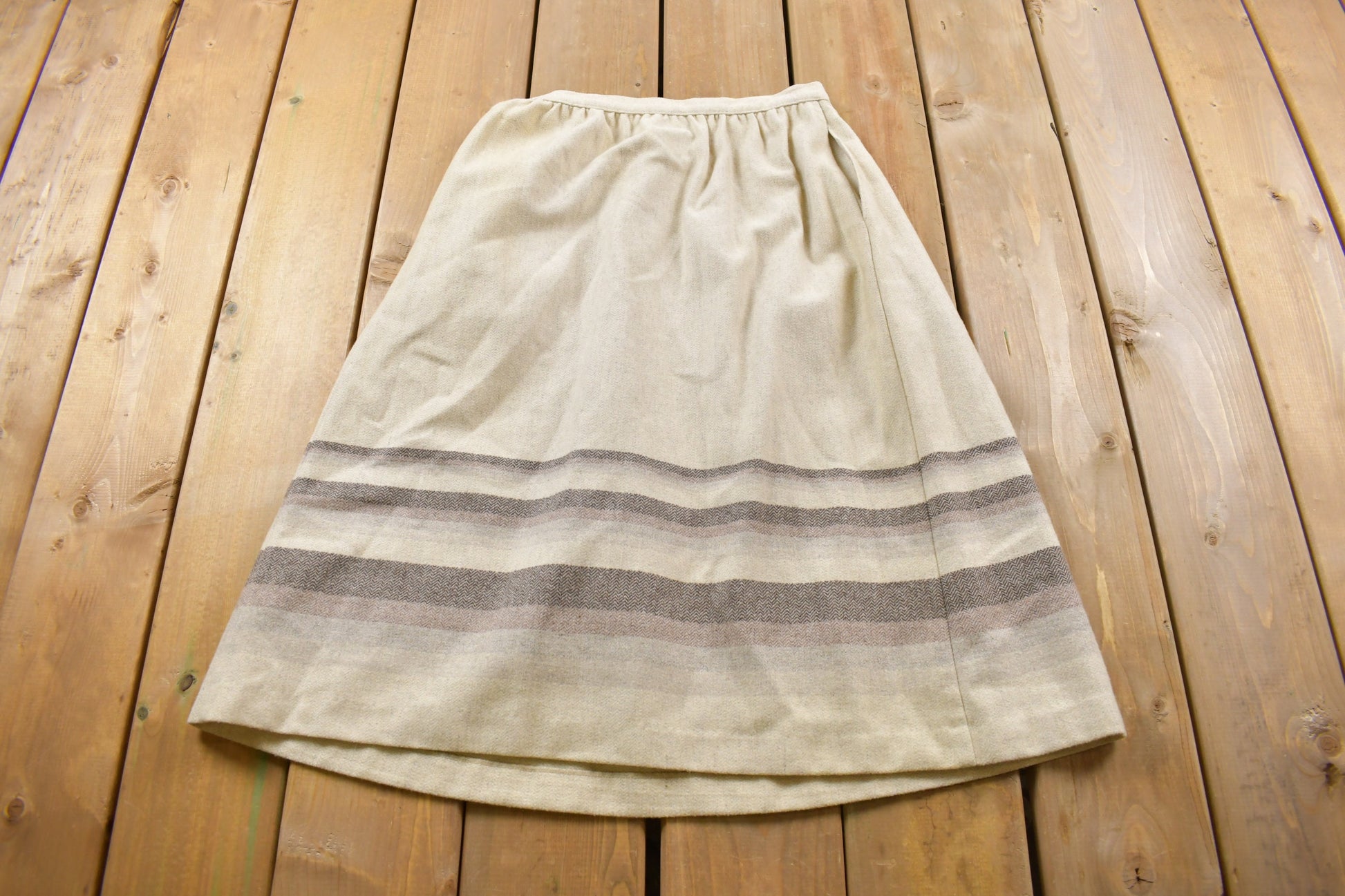Vintage 1980s Skirt Size 26 x 27 / True Vintage / Vintage Skirt / Retro Style / Women's Vintage / Artsy Vibes/ Jorts