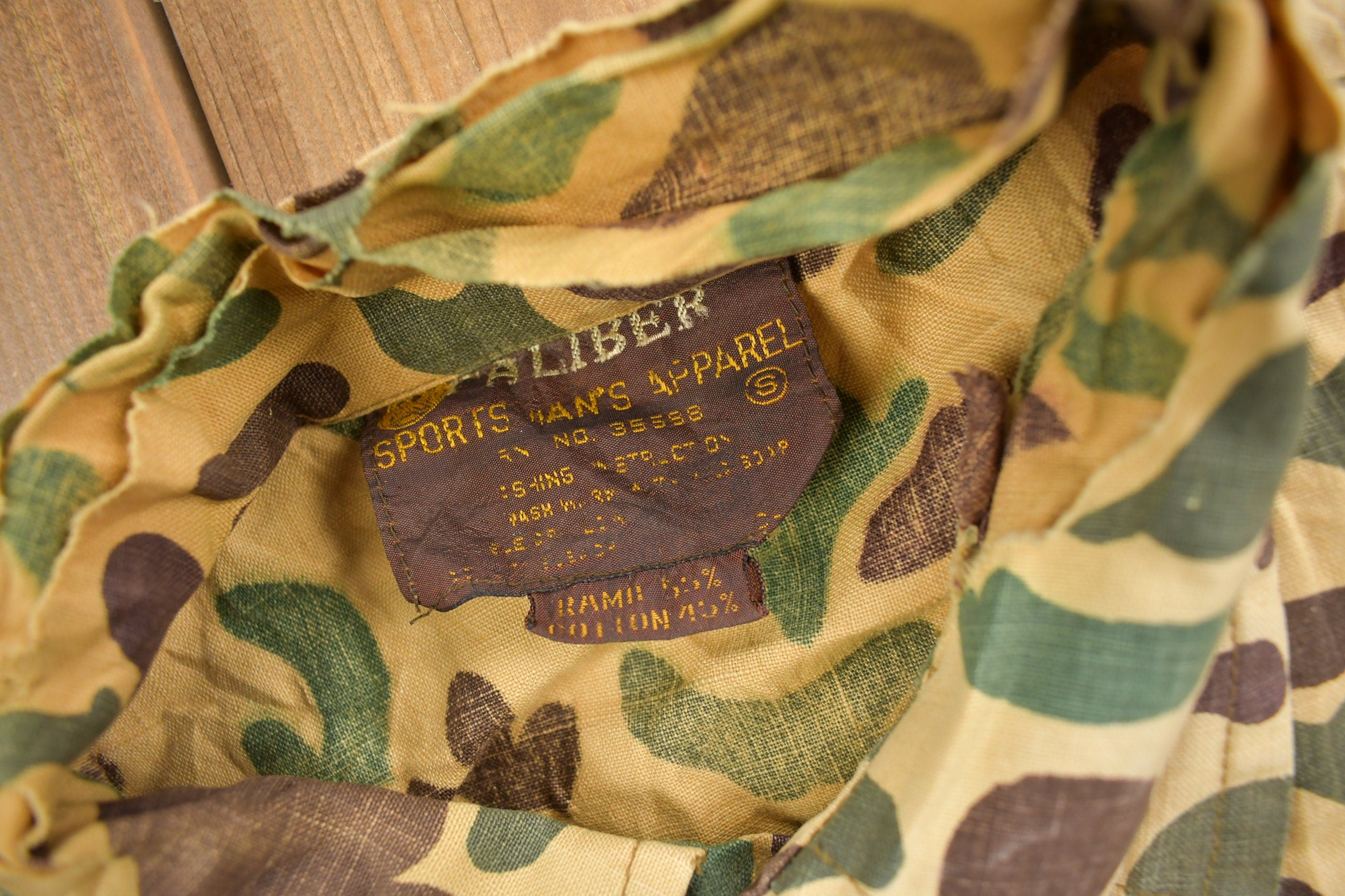 Vintage 1970s Caliber Duck Camo Button Up Shirt