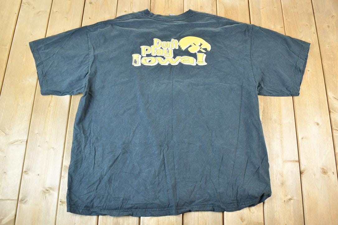 Vintage 1990s Team Starter Iowa Hawkeyes University Collegiate T-Shirt Mens XL