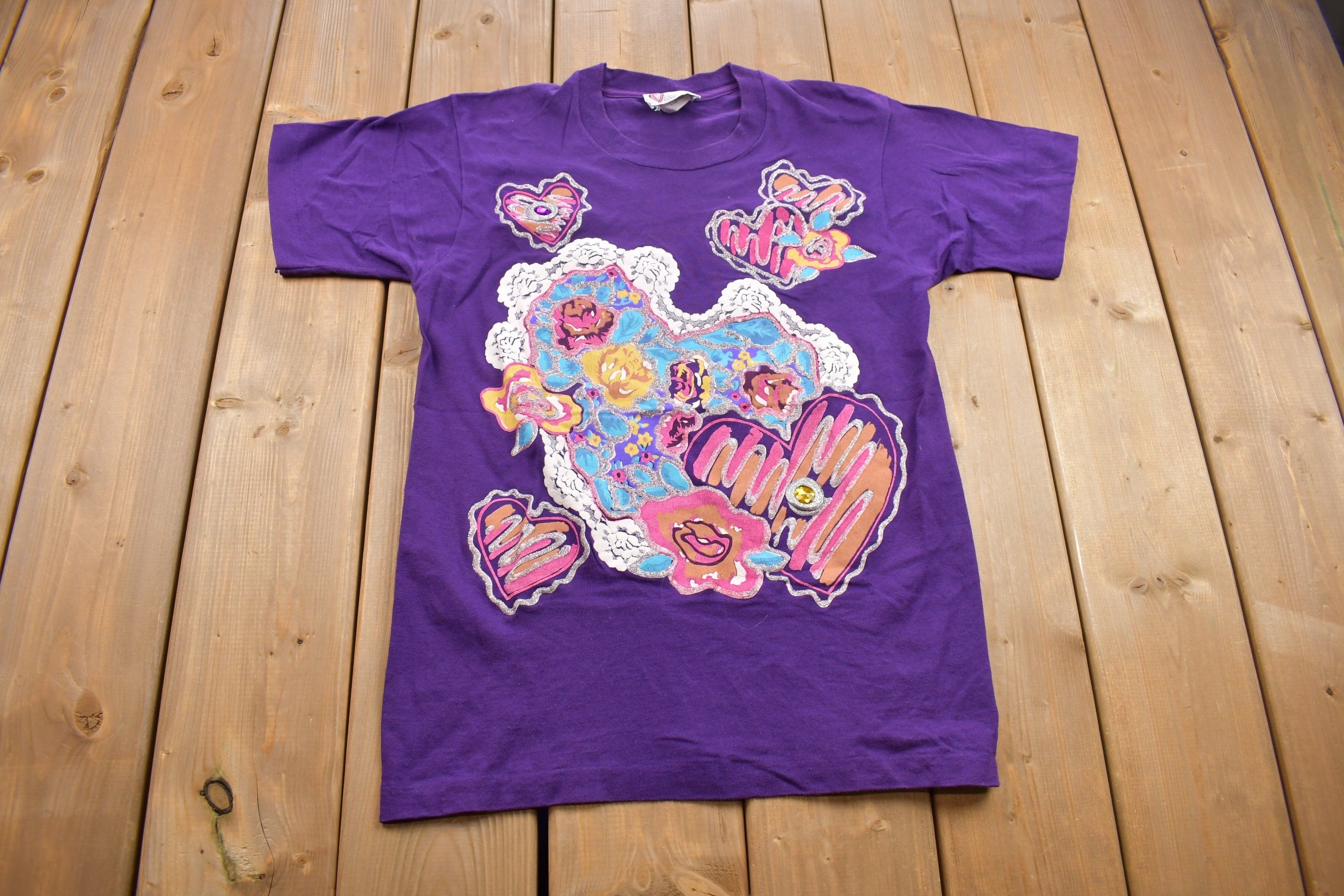 Vintage 1990s Boomerang Hearts Graphic T Shirt