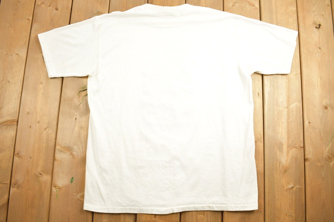 Vintage 1990s Salem Cigarettes "Comin To The Fresh Side" Graphic T-Shirt