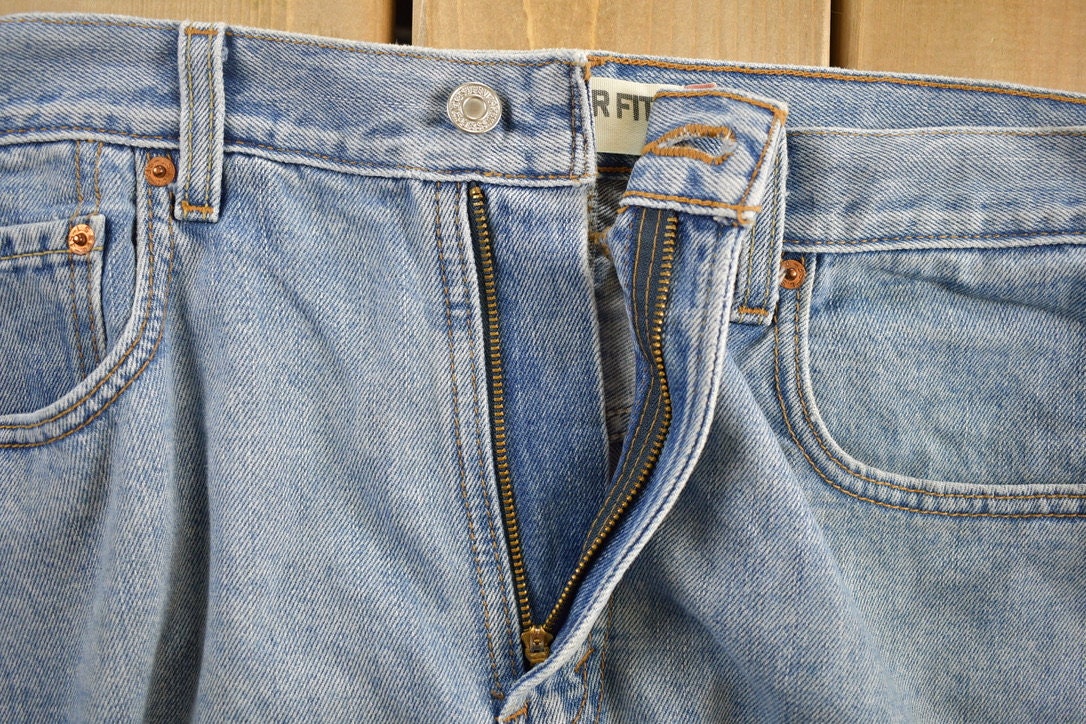 Vintage 1990s Levi's 505 Red Tab Denim Jeans Size 36 x 28.5