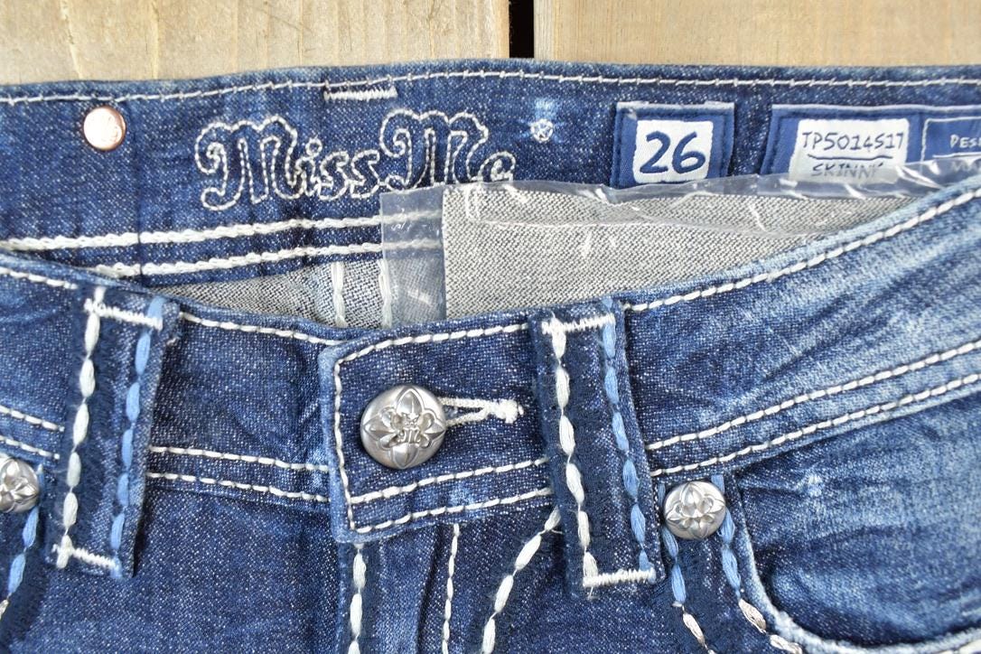 Vintage Y2K Miss Me Skinny Bedazzled Low Rise Jeans Size 26x31
