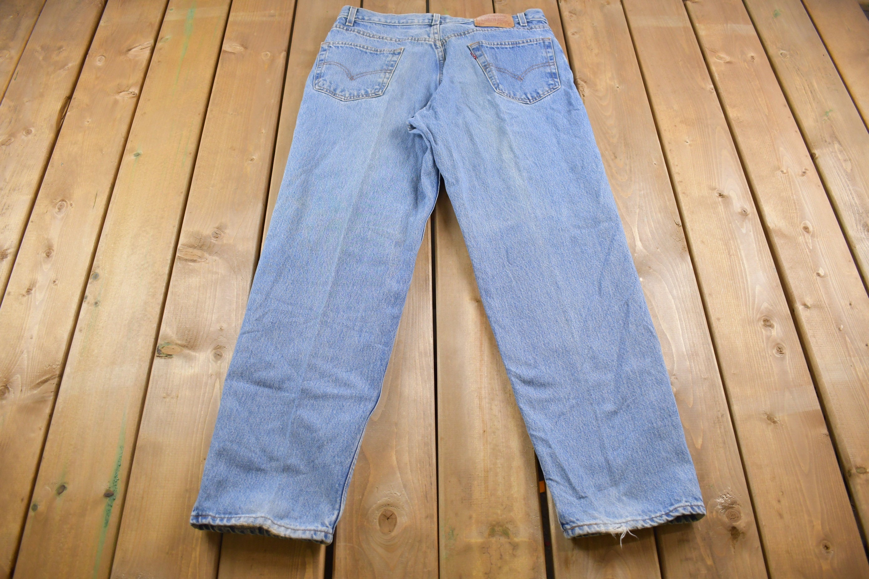 Vintage 1990s Levi's 550 Red Tab Jeans Size 34 x 31