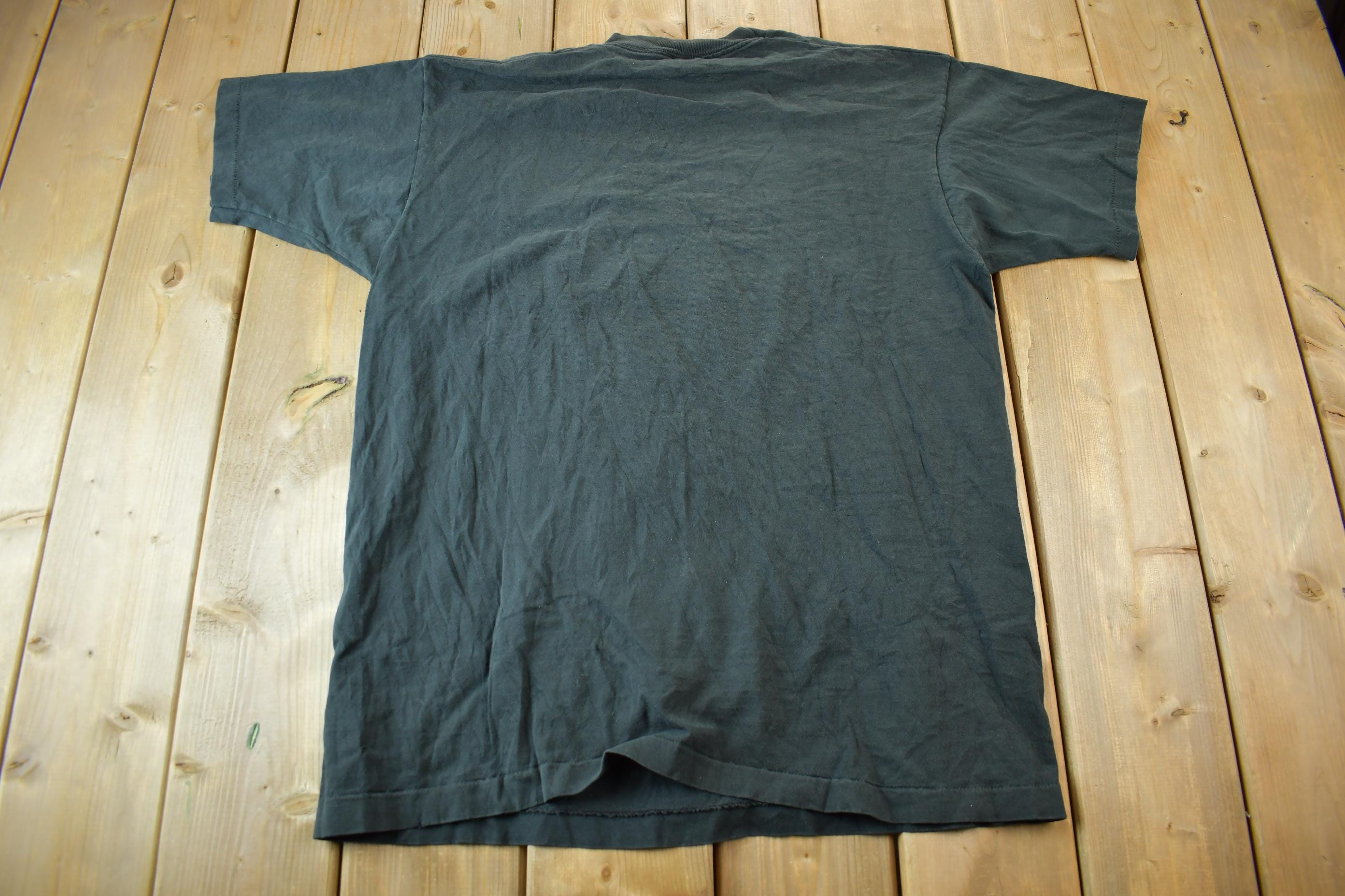 Vintage 1990s Metro Metropolitan Billiard Cafe Graphic T-Shirt