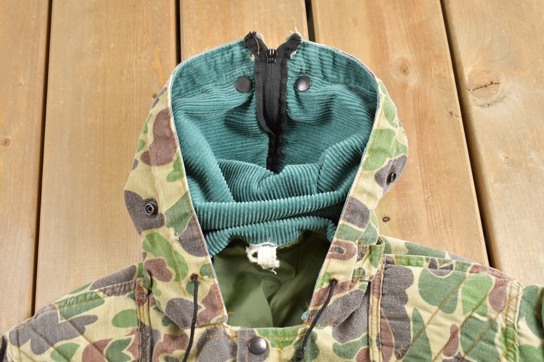 Vintage 1980s Saftbak Duck Camo Hunting Jacket / Workwear / Streetwear / Made In USA / 70s / 80s Hunting Jacket / Hunting / Chore Jacket
