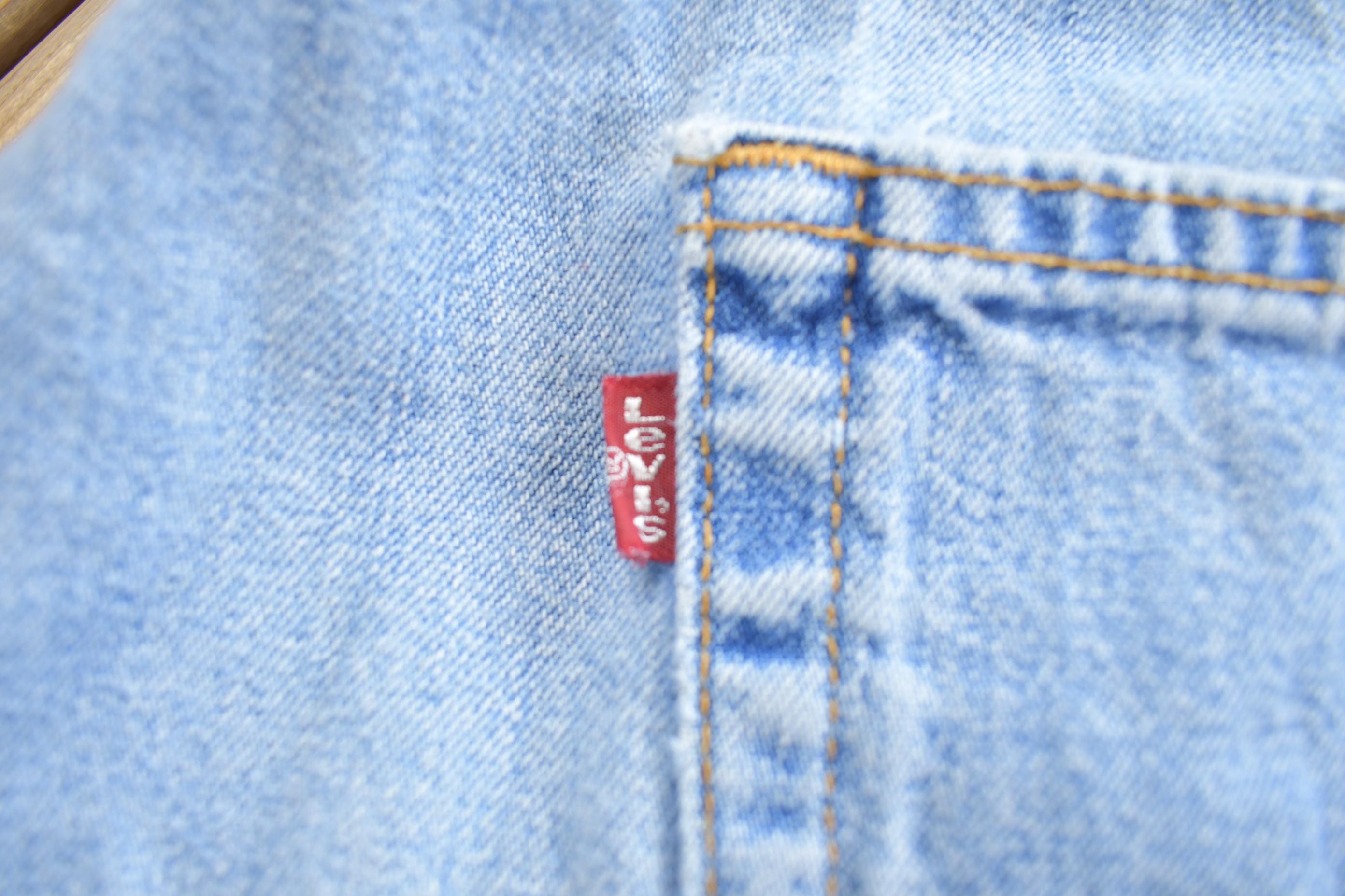 Vintage 1990s Levi's 569 Light Wash Jeans Size 38x30