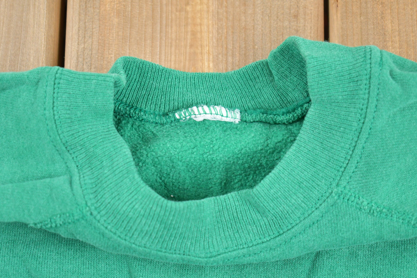 Vintage 1980s Green Raglan Crewneck Sweatshirt / 80s Crewneck / Vintage Blank / Essential / Made in USA / 80s Blank