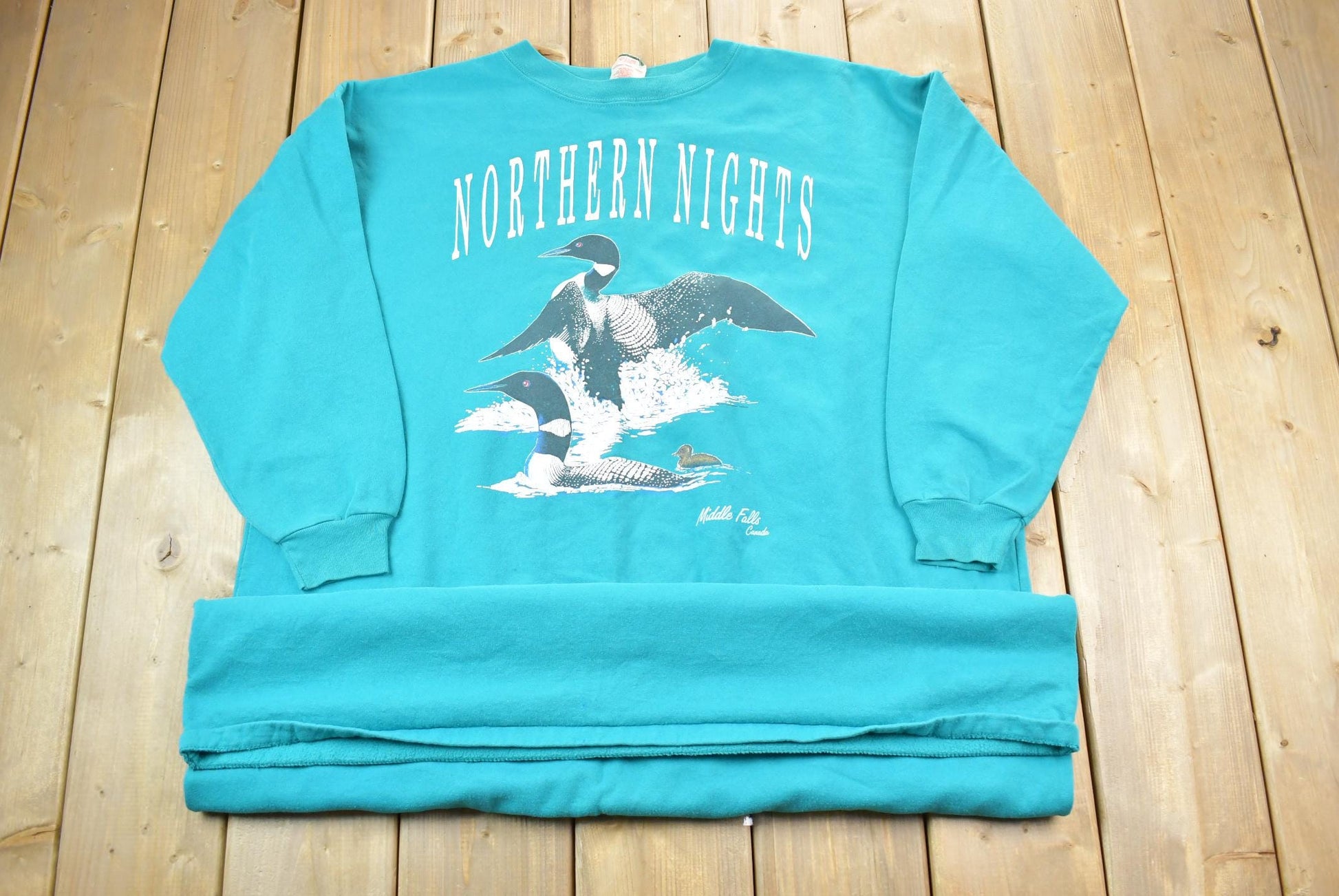 Vintage 1990s Northern Nights Middle Falls Canada Extra Long Crewneck Sweatshirt / 90s Crewneck / Souvenir Sweater / Streetwear / Lights