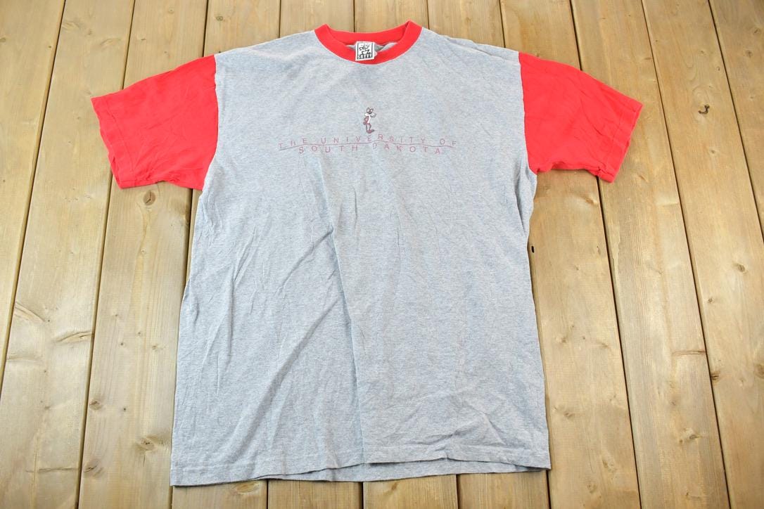 Vintage 1990s University Of South Dakota Collegiate T-Shirt