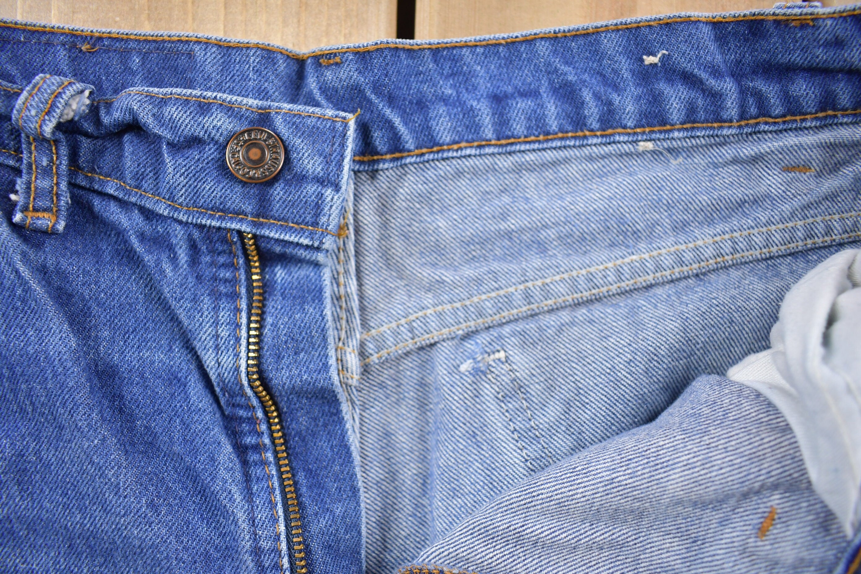Vintage 1990s Levi's Orange Tab Flared Denim Jeans Size 32 x 32