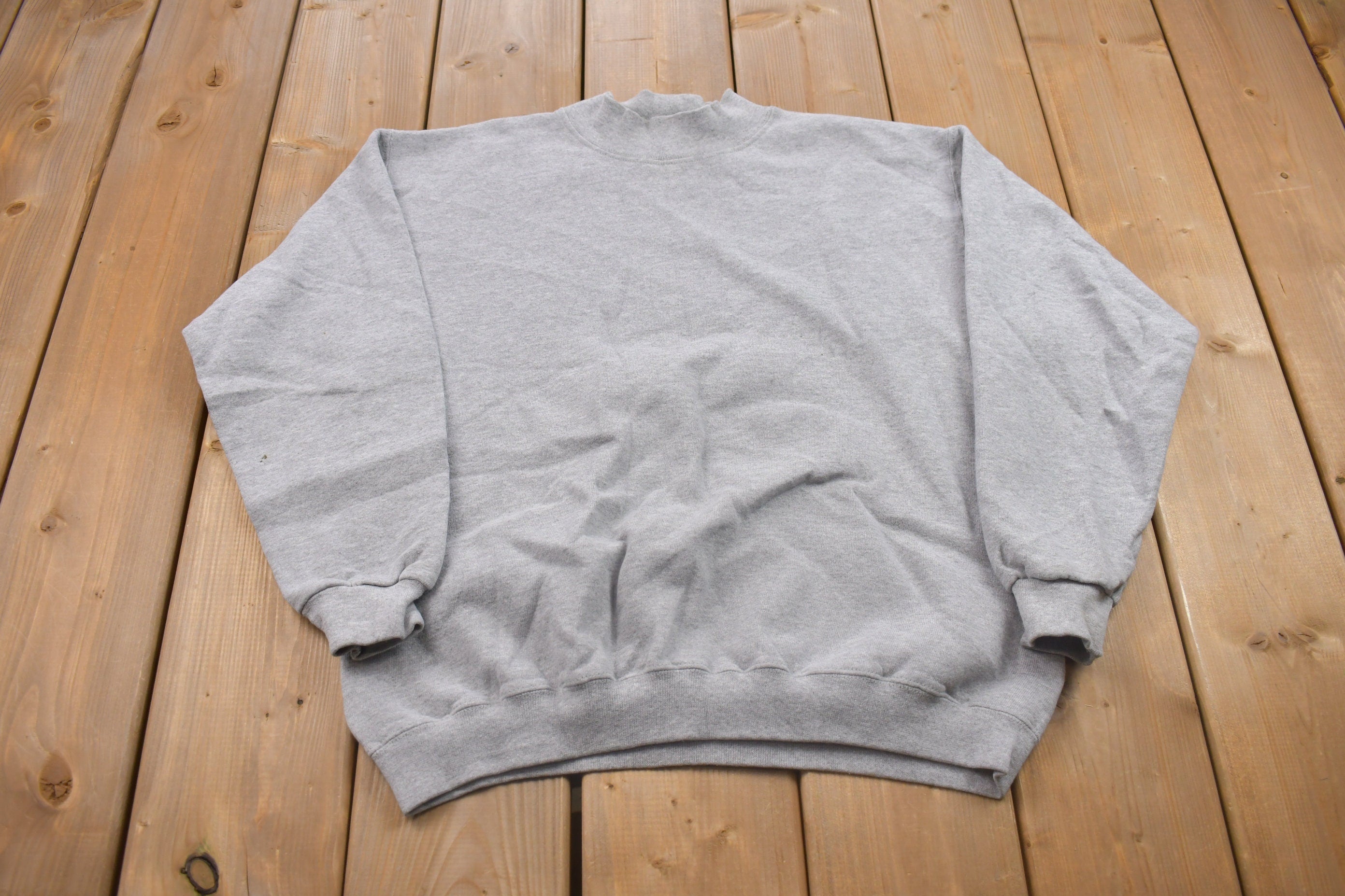 Vintage 1990s Chic Blank Grey Crewneck Sweatshirt