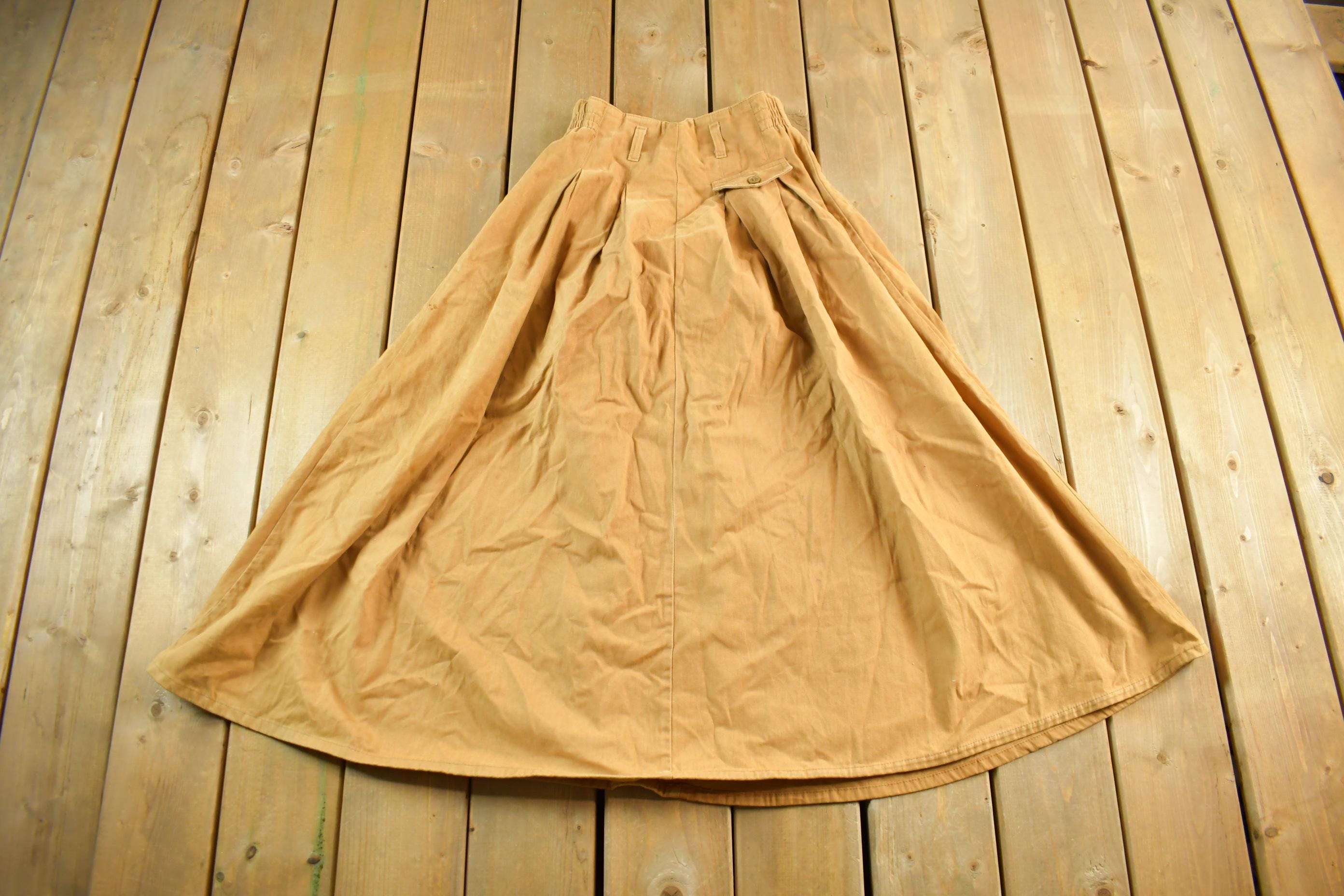 Vintage 1980's Sliver High Waisted Pleated Skirt 27