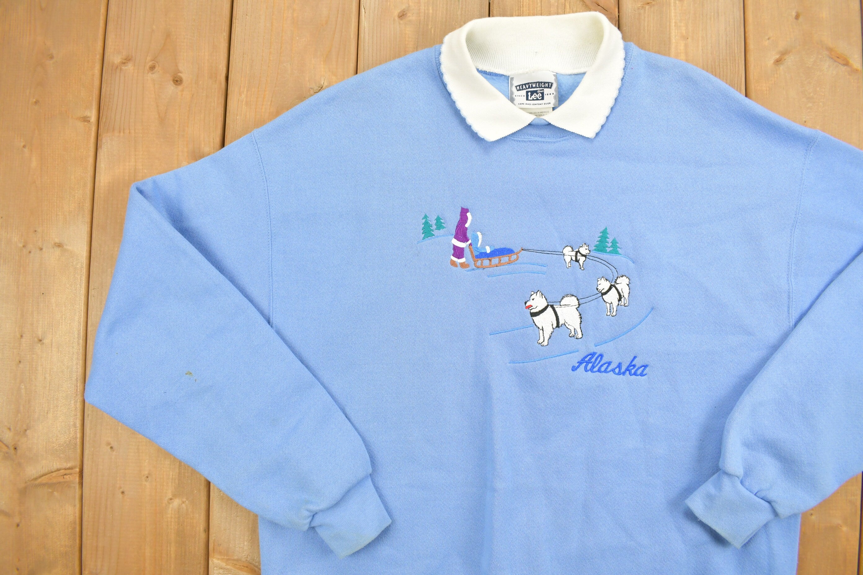 Vintage 1990s Alaska Collared Crewneck Sweatshirt