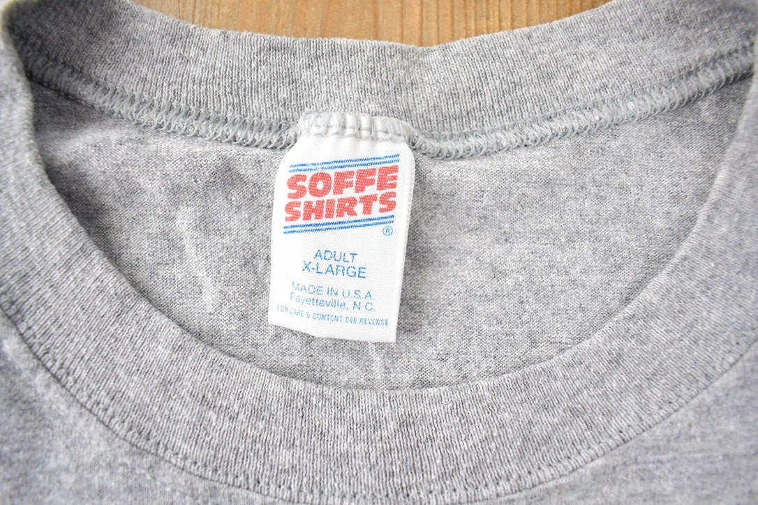 Vintage 1980s United States Marine Core Collegiate Single Stitch Graphic T-Shirt Made In Size XL