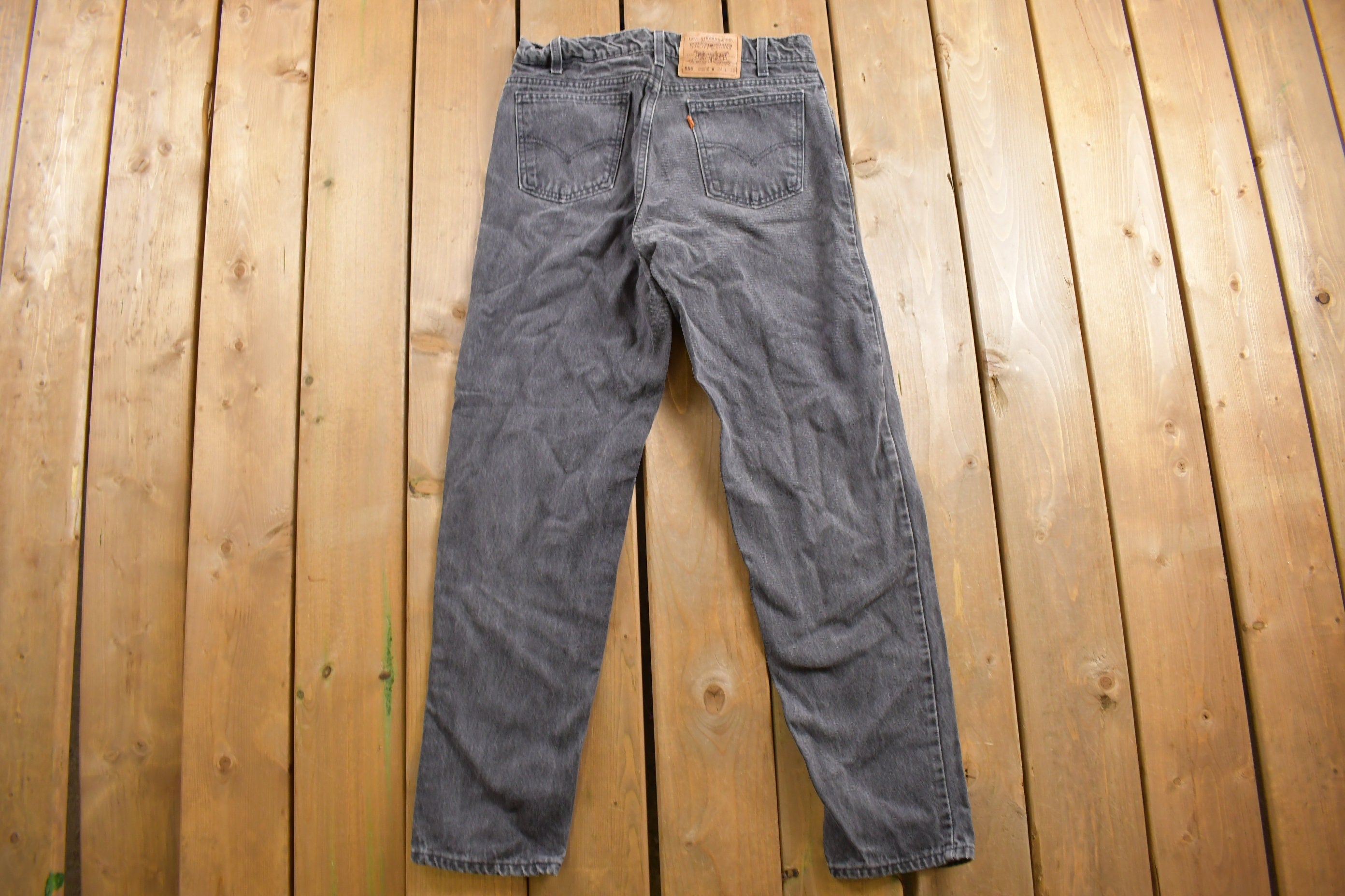 Vintage 1990s Levi's 550 Red Tab Jeans Size 31 x 31.5