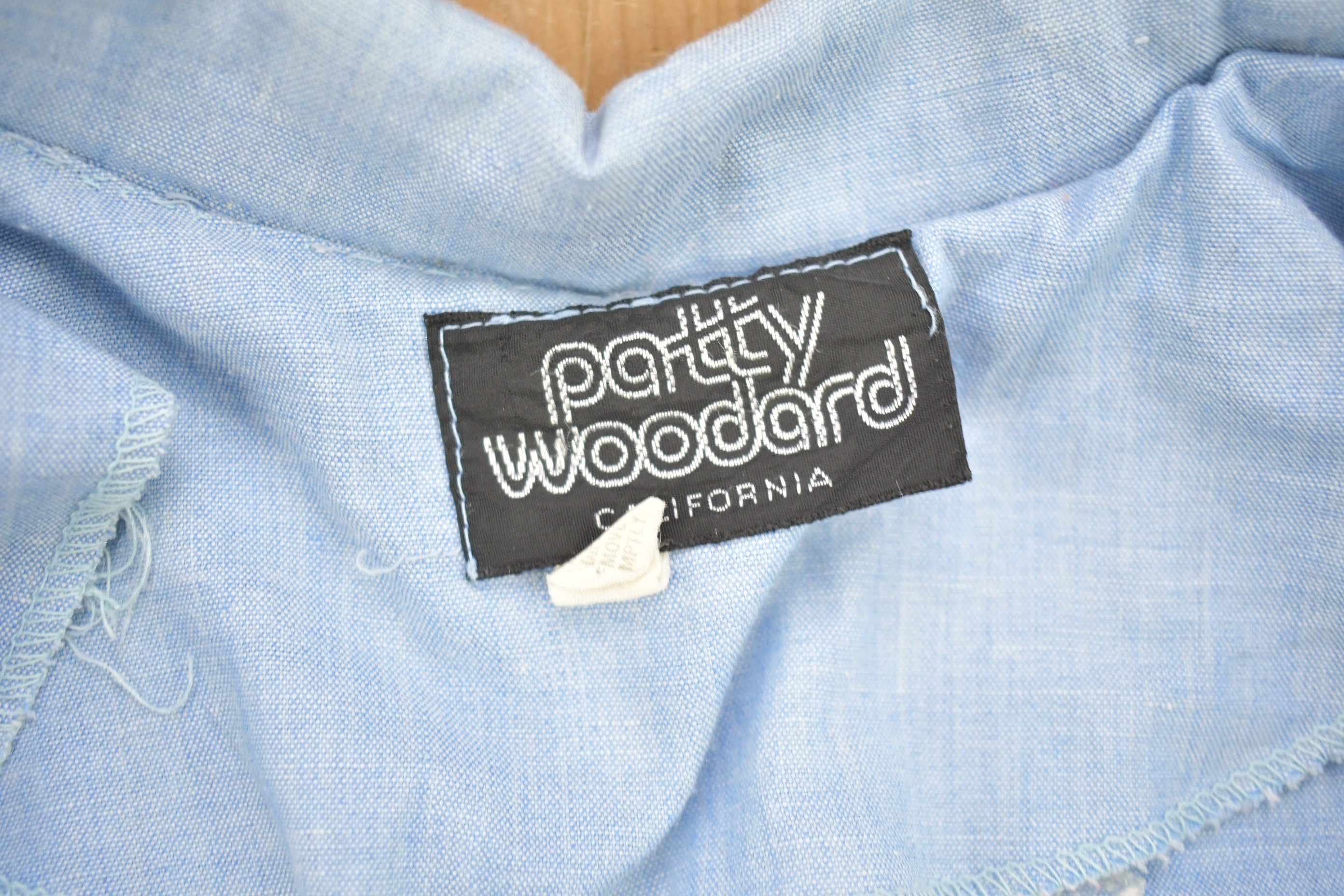 Vintage 1980s Hand Stitched Owl Theme Button Up Shirt