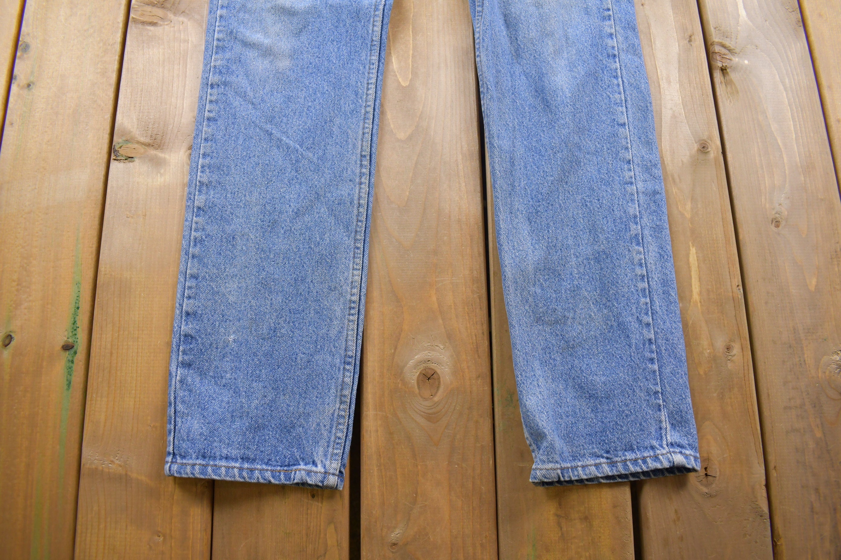 Vintage 1990s Levi's 505 Red Tab Jeans Size 32 x 34