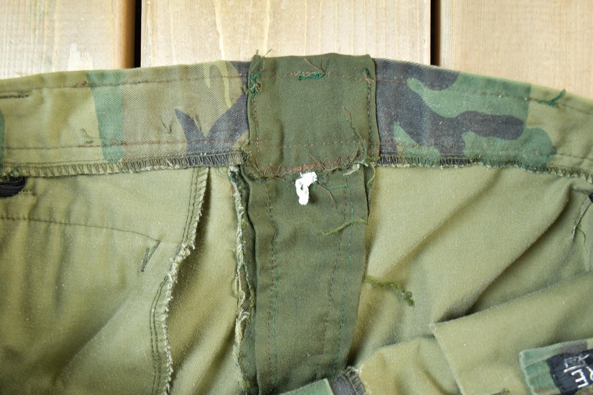 Vintage 1990s Army Camouflage Cargo Pants Size 38 x 32 / Streetwear / Army Pants / Military Pant's / Vintage Cargos / Made In