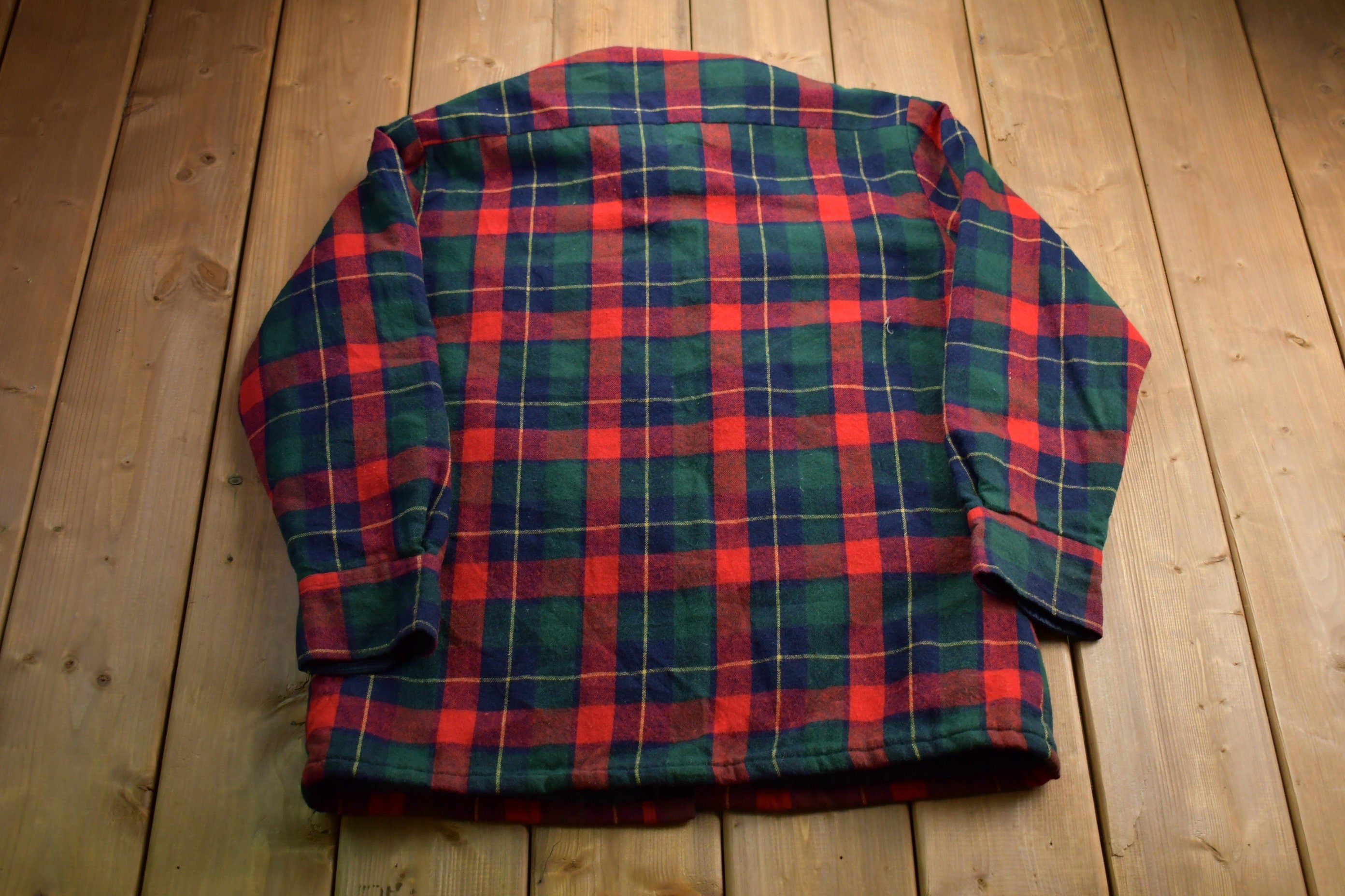 Vintage 1990s Arctic Circle Quilt Lined Button Up Shirt