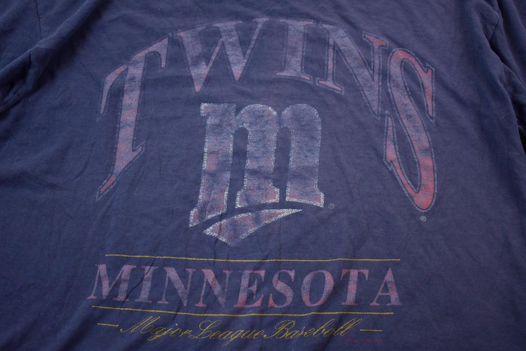 Vintage 1990s MLB Twins Minenesota Graphic T-Shirt / Single Stitch / MLB Baseball / 90s Streetwear / Sportswear / Lee Sport T-Shirt