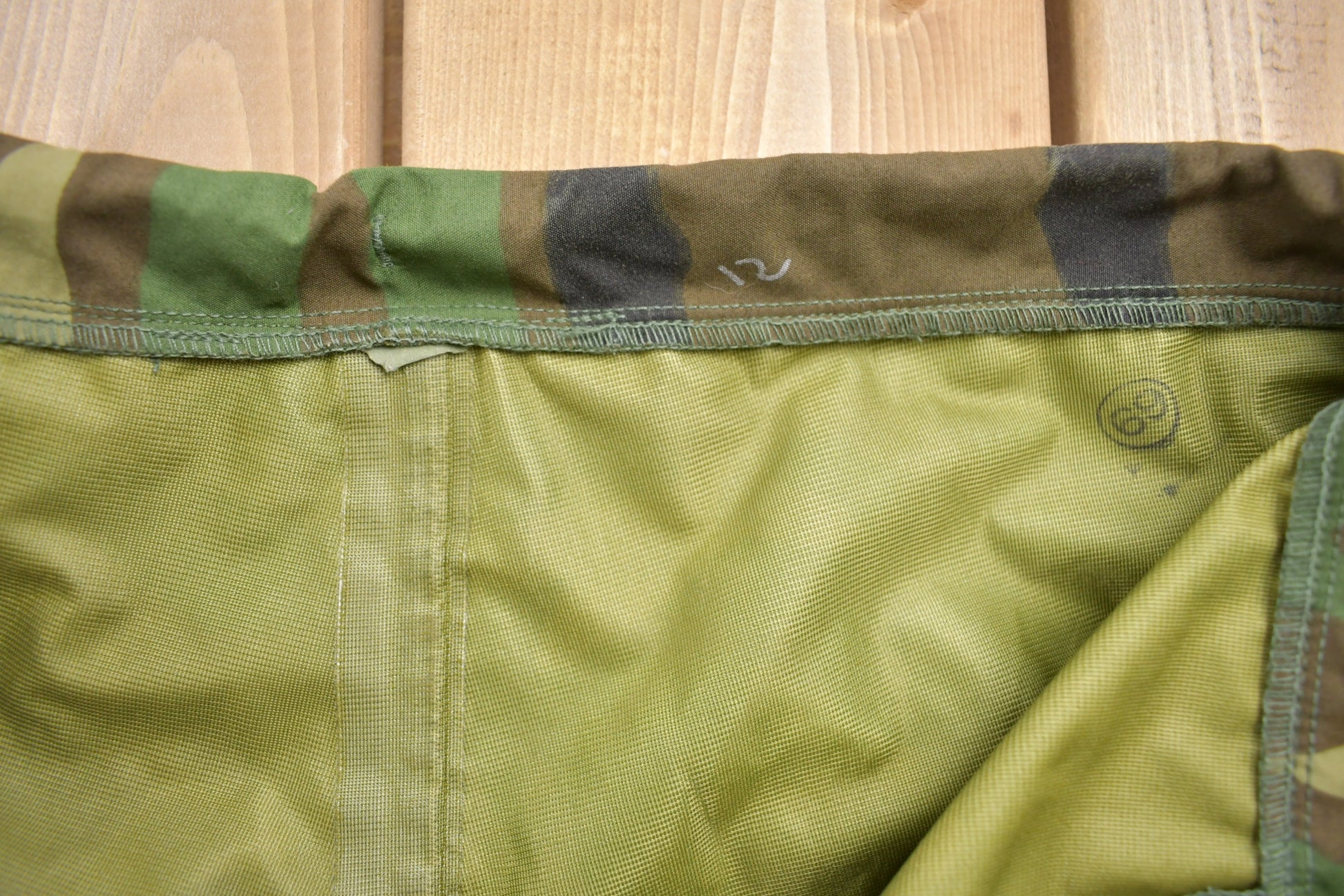 Vintage 2001 Army Military Camouflage Nylon Windbreaker Pants Size 26 x 29