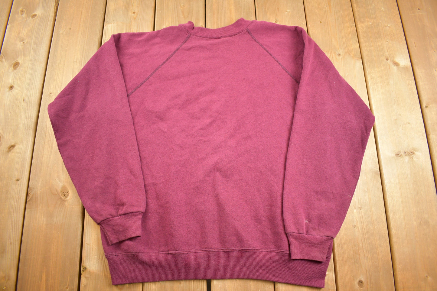 Vintage 1980s Blank Hanes Activewear Crewneck Sweatshirt / Red / Raglan / 80s Crewneck / Athleisure / Streetwear / Essential / 80s Blank