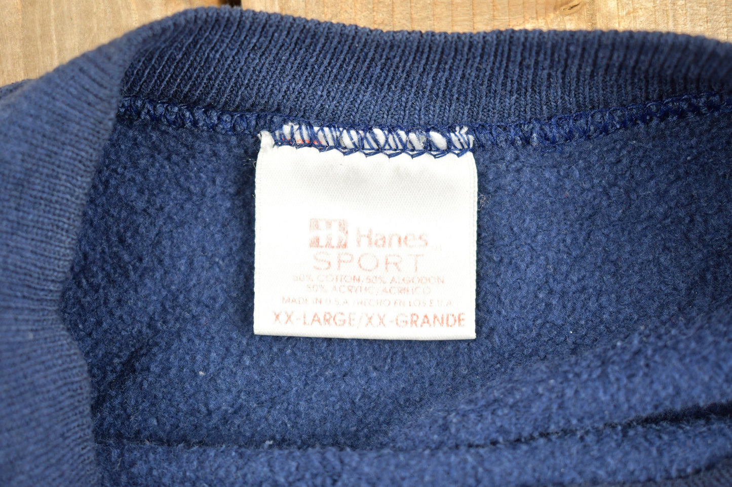 Vintage 1980s Blank Blue Crewneck Sweatshirt / 80s Crewneck / Made In USA / Essential / Streetwear / 80s Blank / Raglan Sleeve Crewneck /