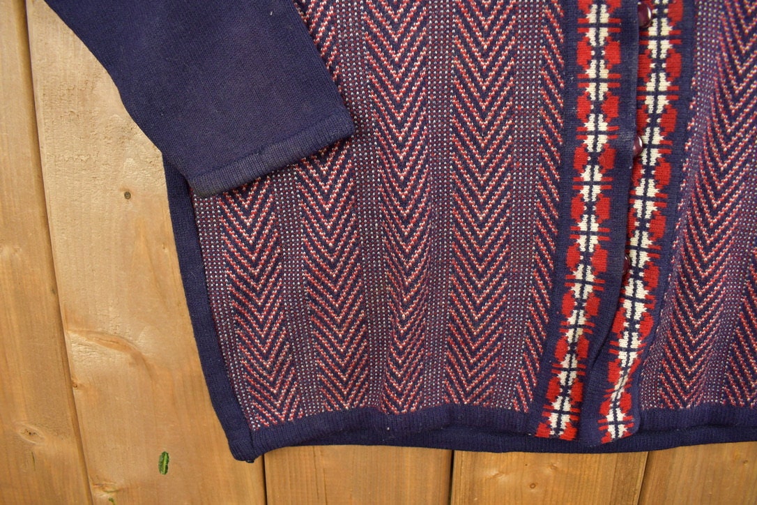 Vintage 1980s Cardigan Button Up Sweater / Outdoor & Wilderness / Pullover Sweatshirt / Modern Choice