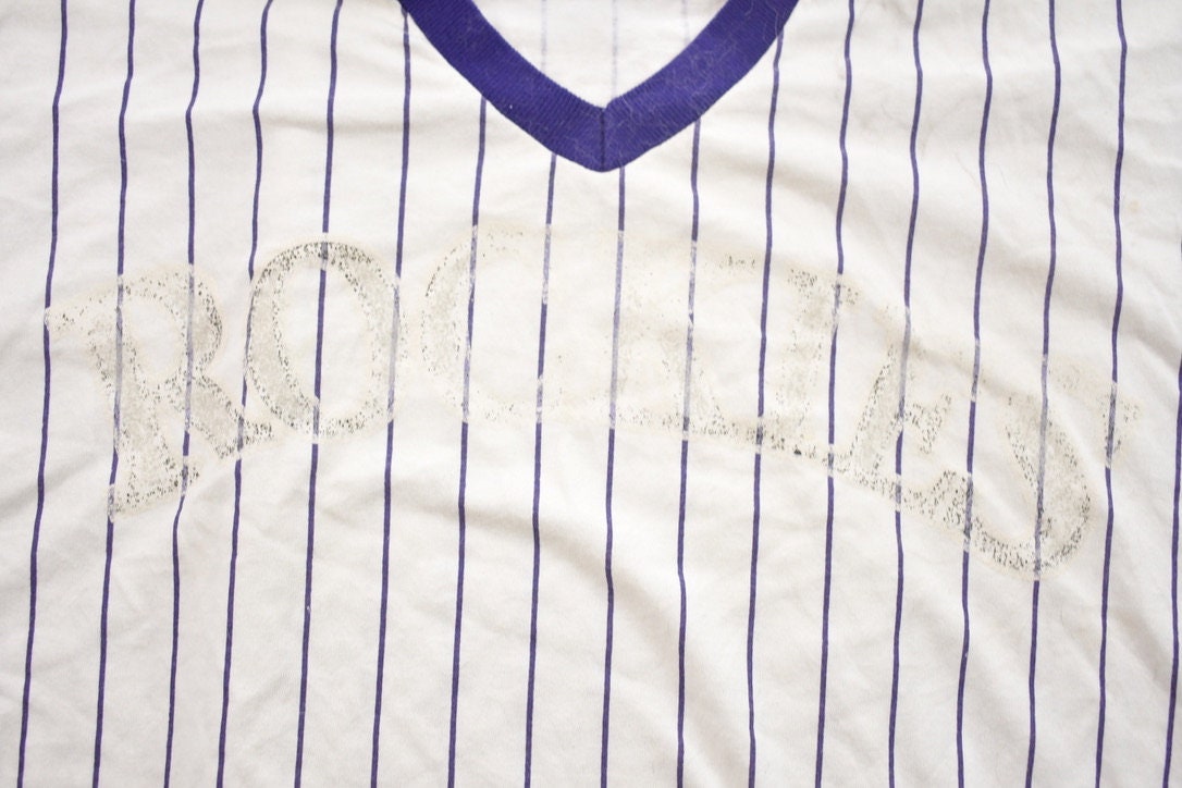 Vintage 1990s Russell Athletic V-Neck Colorado Rockies MLB T-Shirt