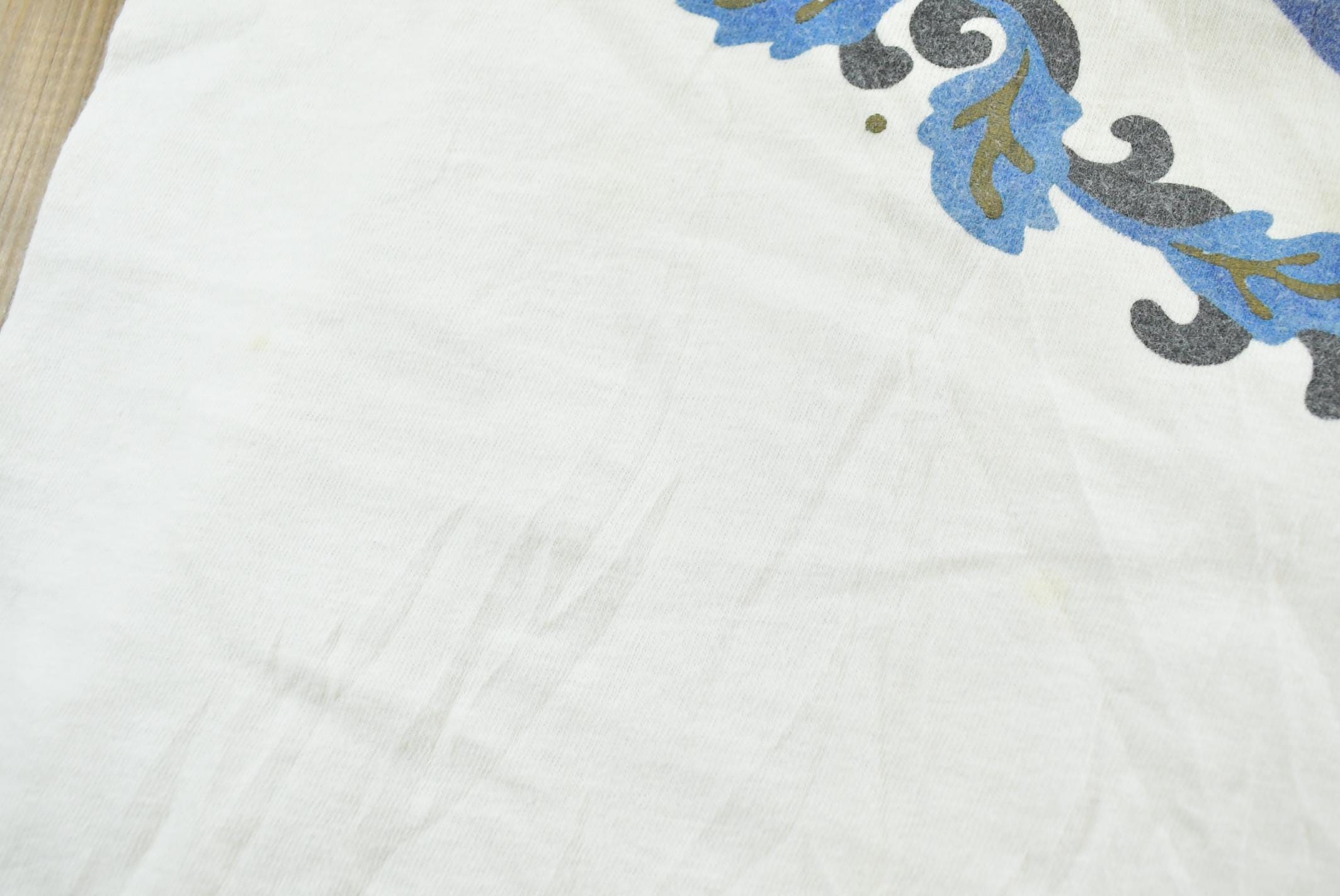 Vintage 1990s Body Wrappers Blue Flower T-Shirt Mens XL