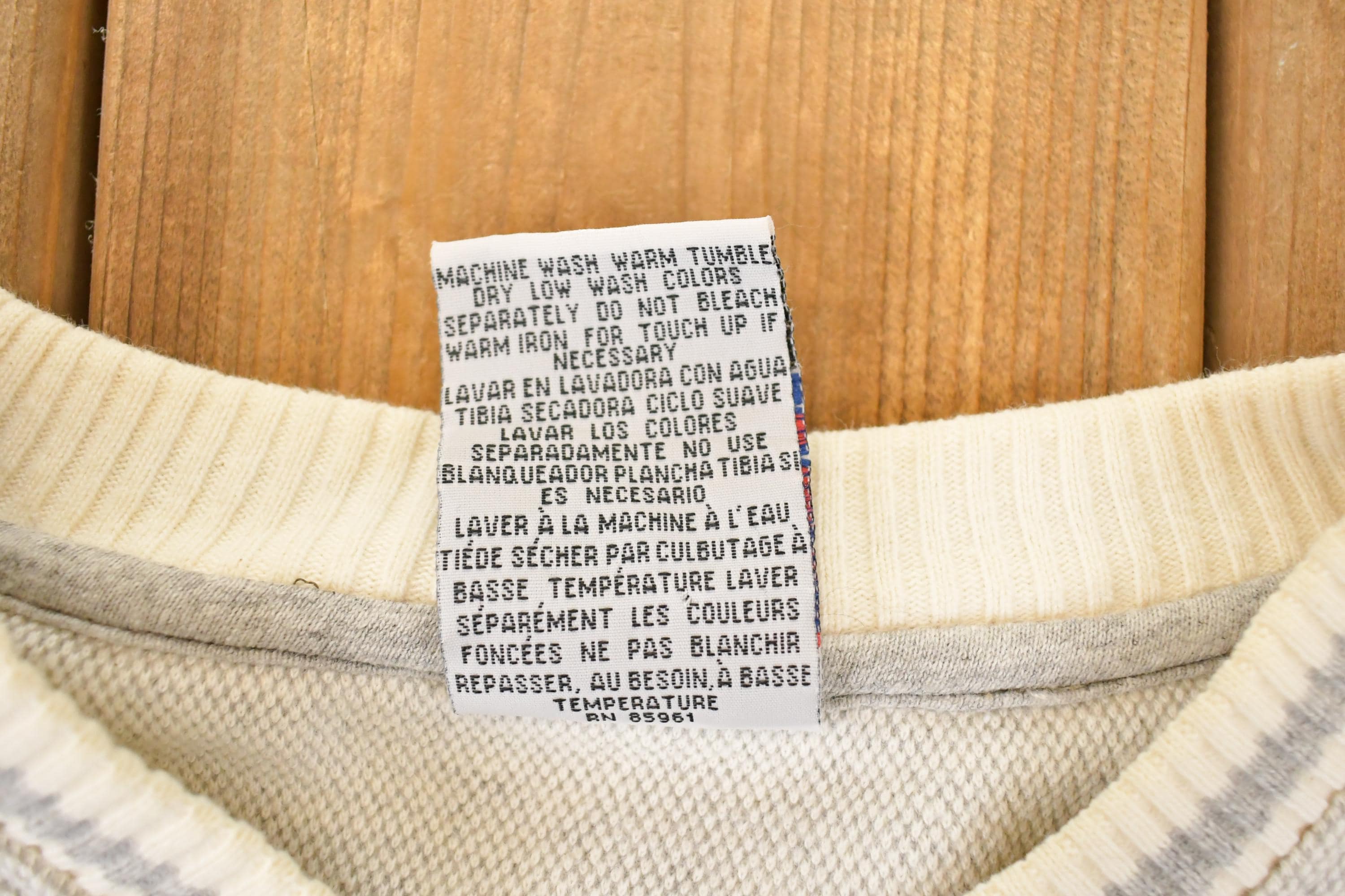 Vintage 1990s Notre Dame Embroidered University V Neck Sweatshirt Men's L