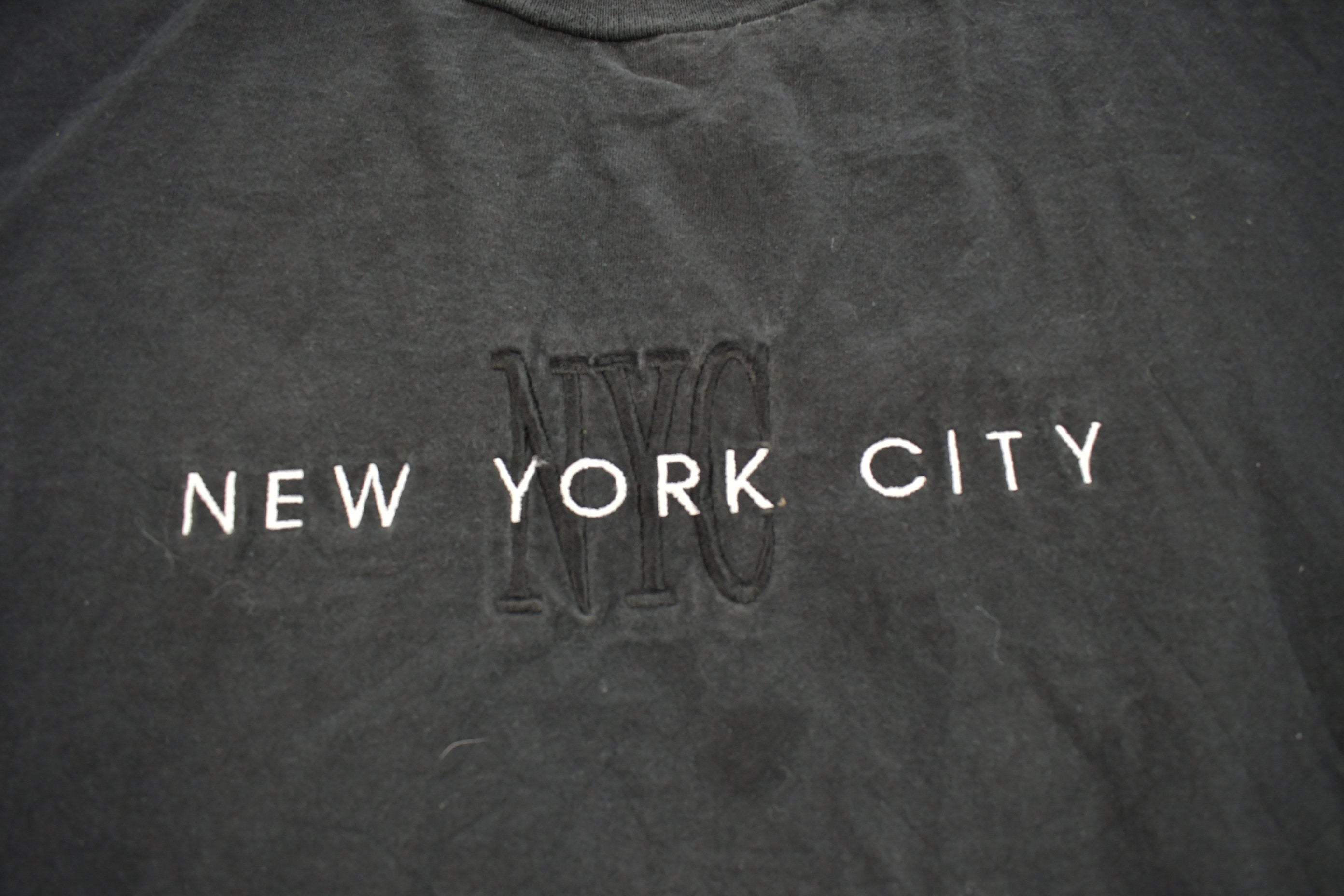 Vintage 1990s New York City NYC Embroidered Souvenir T Shirt