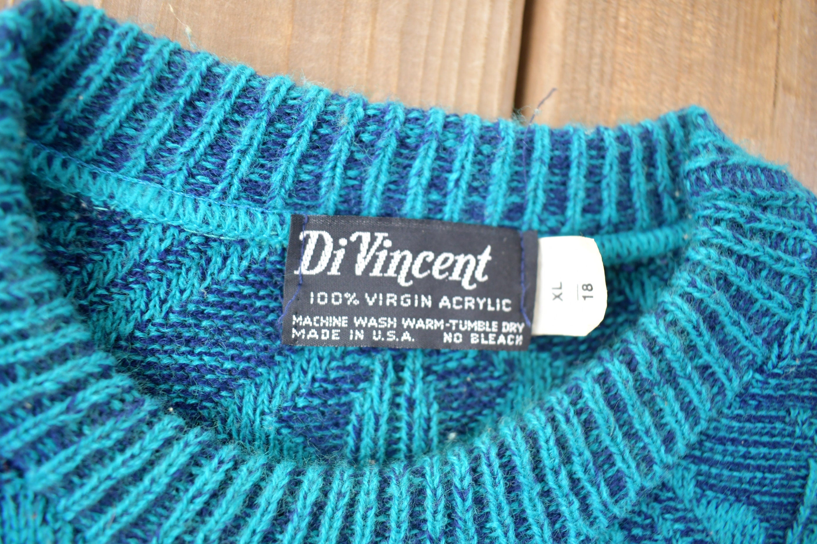 Vintage 1980s Di Vincent Snow Flake Design Knitted Crewneck Sweater