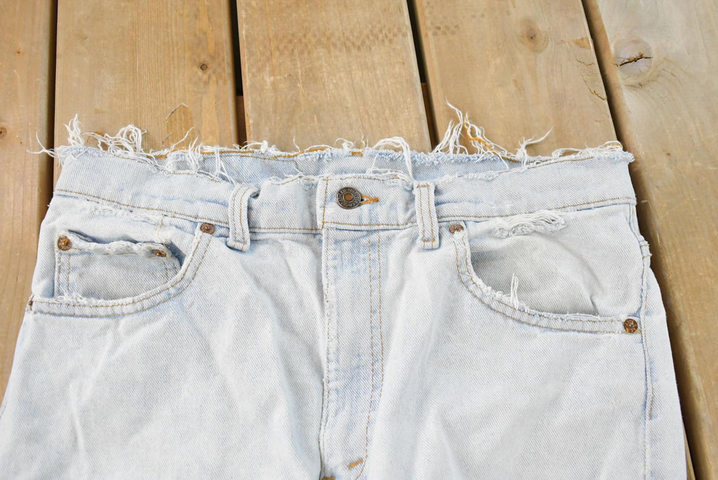 Vintage 1990s Levi's 550 Relaxed Tapered Fit Denim Jeans Men's 32 x 32.5 / 90s Levi's / Distressed Sun Faded Jeans / Made in USA