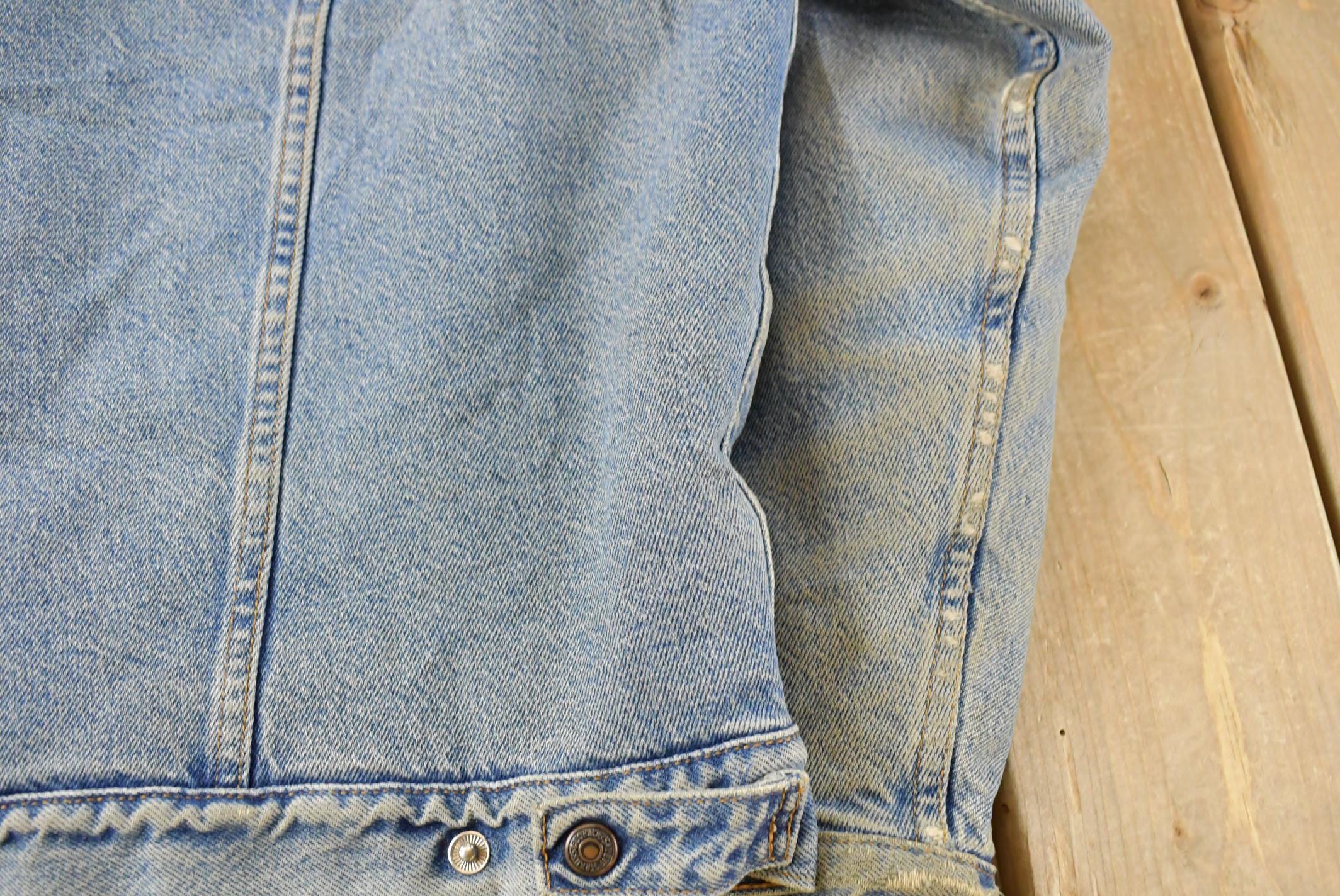 Vintage 1990s Levi's Sherpa Lined Denim Jean Trucker Jacket Men's Medium / Vintage Denim / Streetwear / Levi's Red Tab / Distressed
